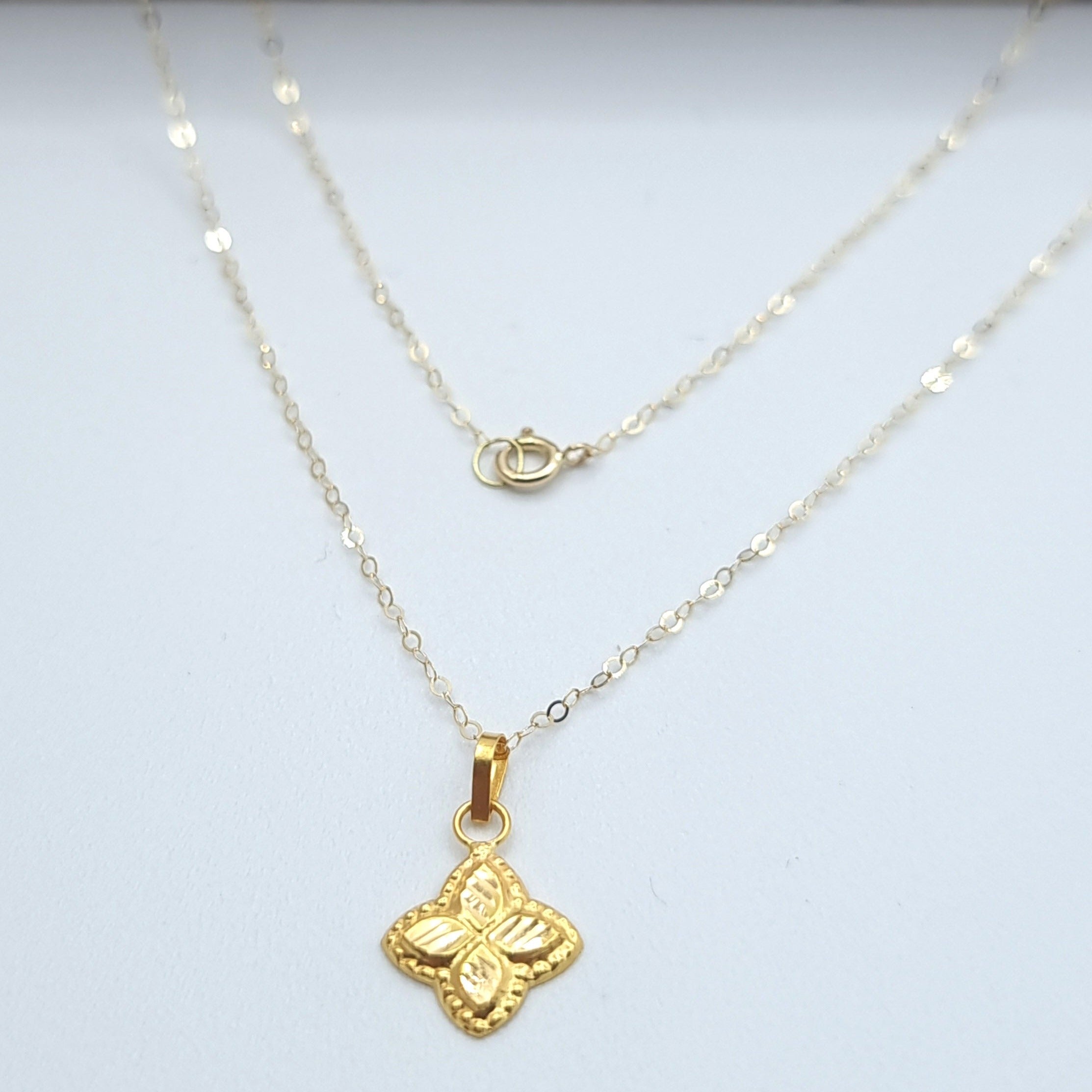 18K Pure Gold Fine Flower Necklace