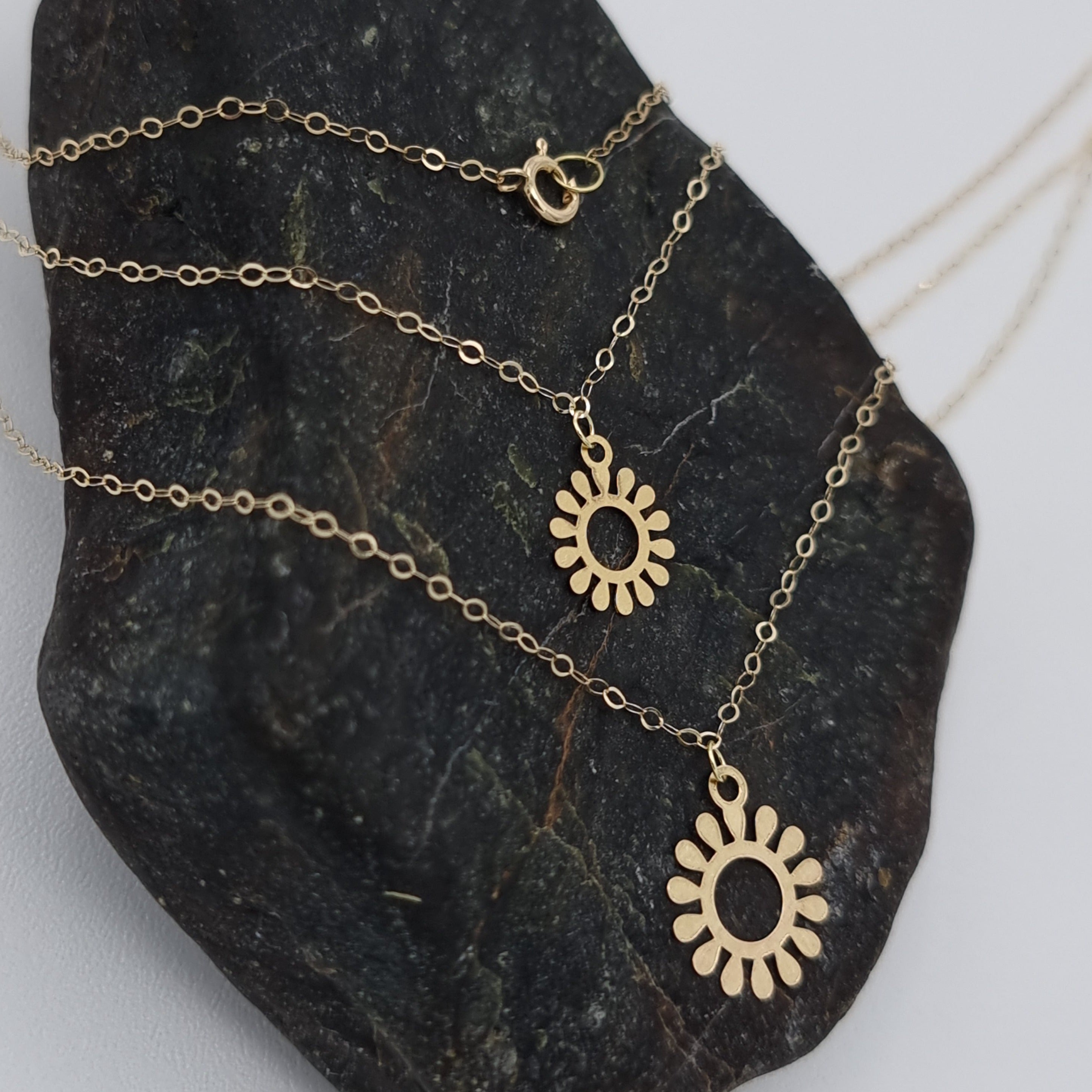 18K Pure Gold 2 Layer Round Flower Necklace