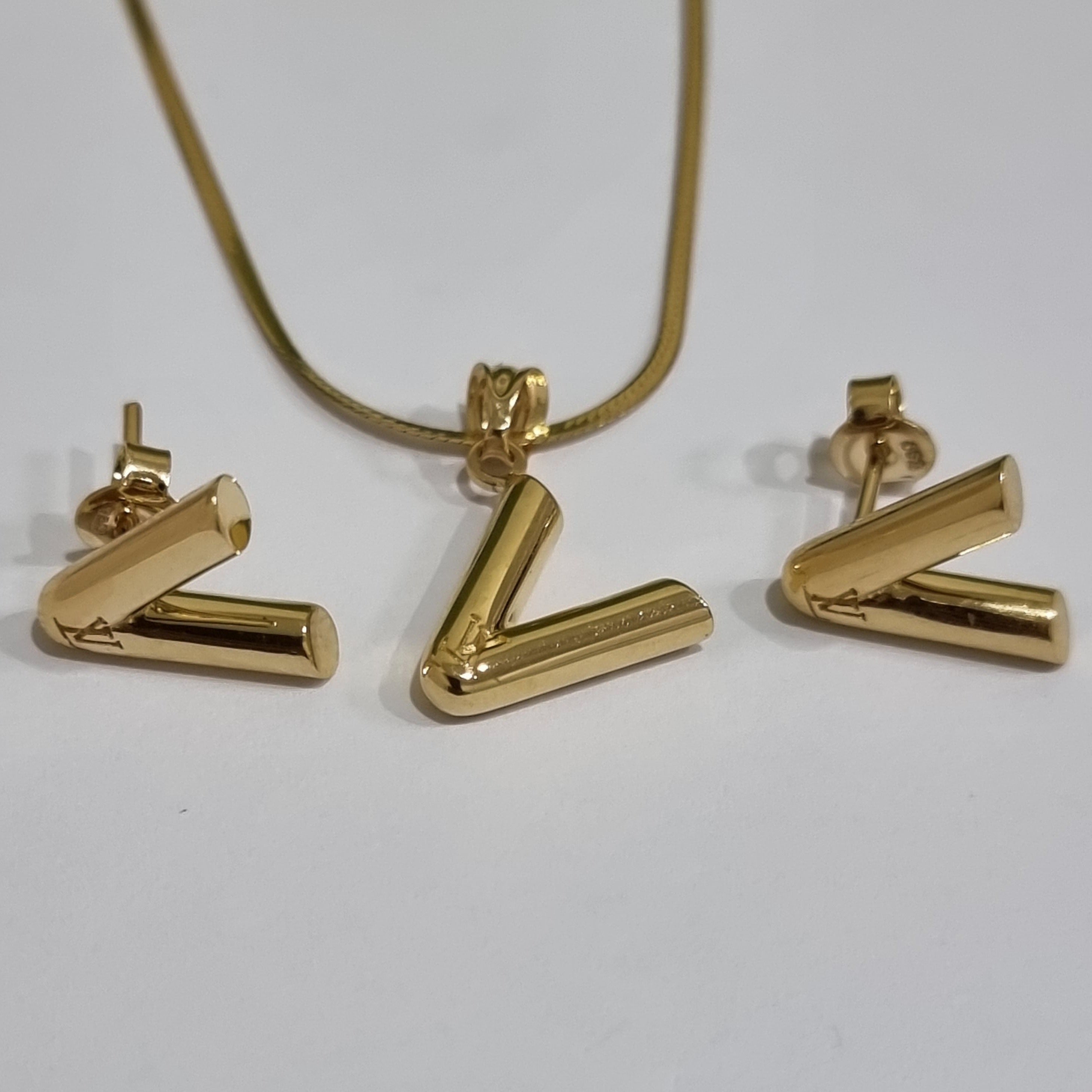 18K Pure Gold V Design Jewelry Set