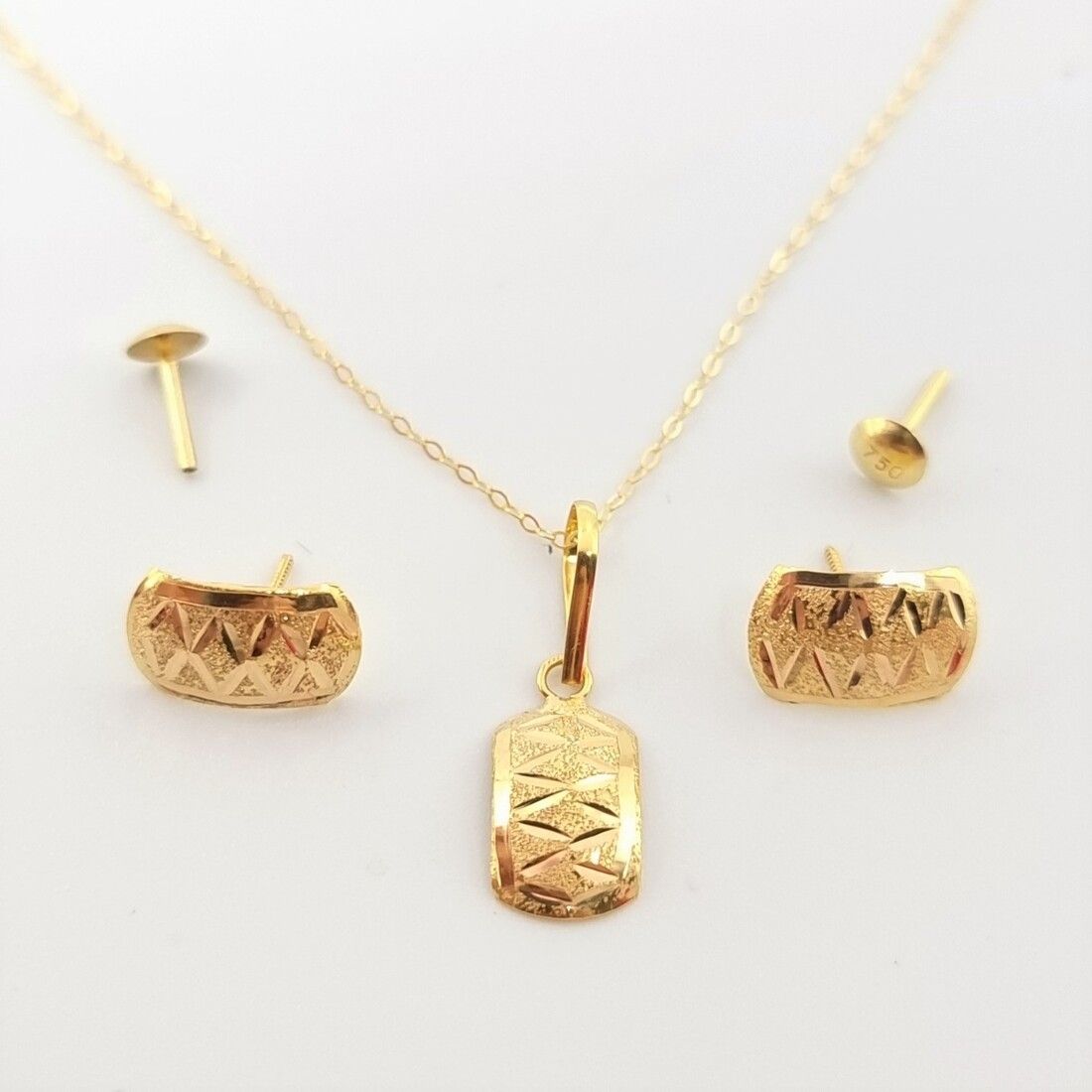 18K Pure Gold Clip Screw Design Jewelry Set