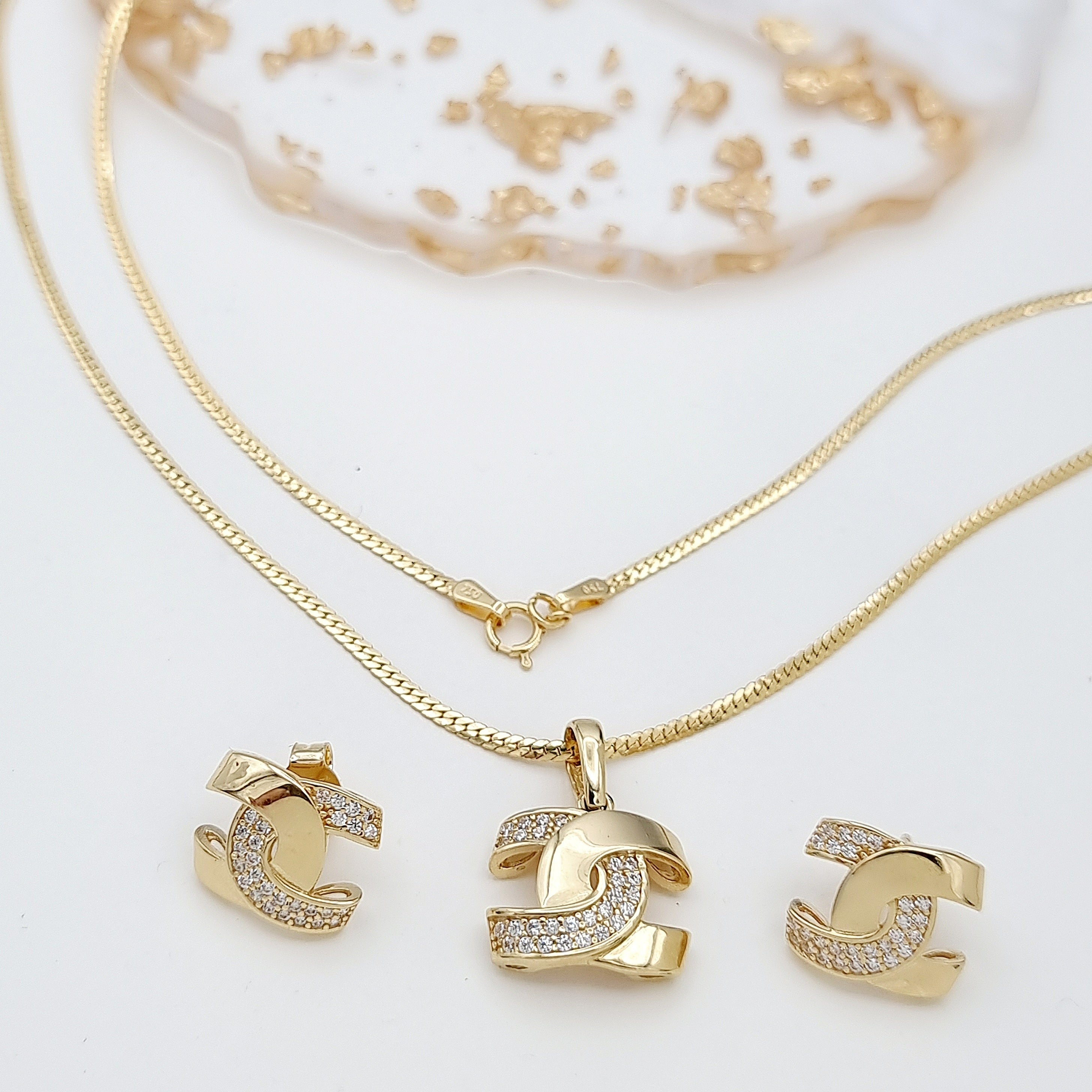 18K Pure Gold Elegant C.H Stone Jewelry Set
