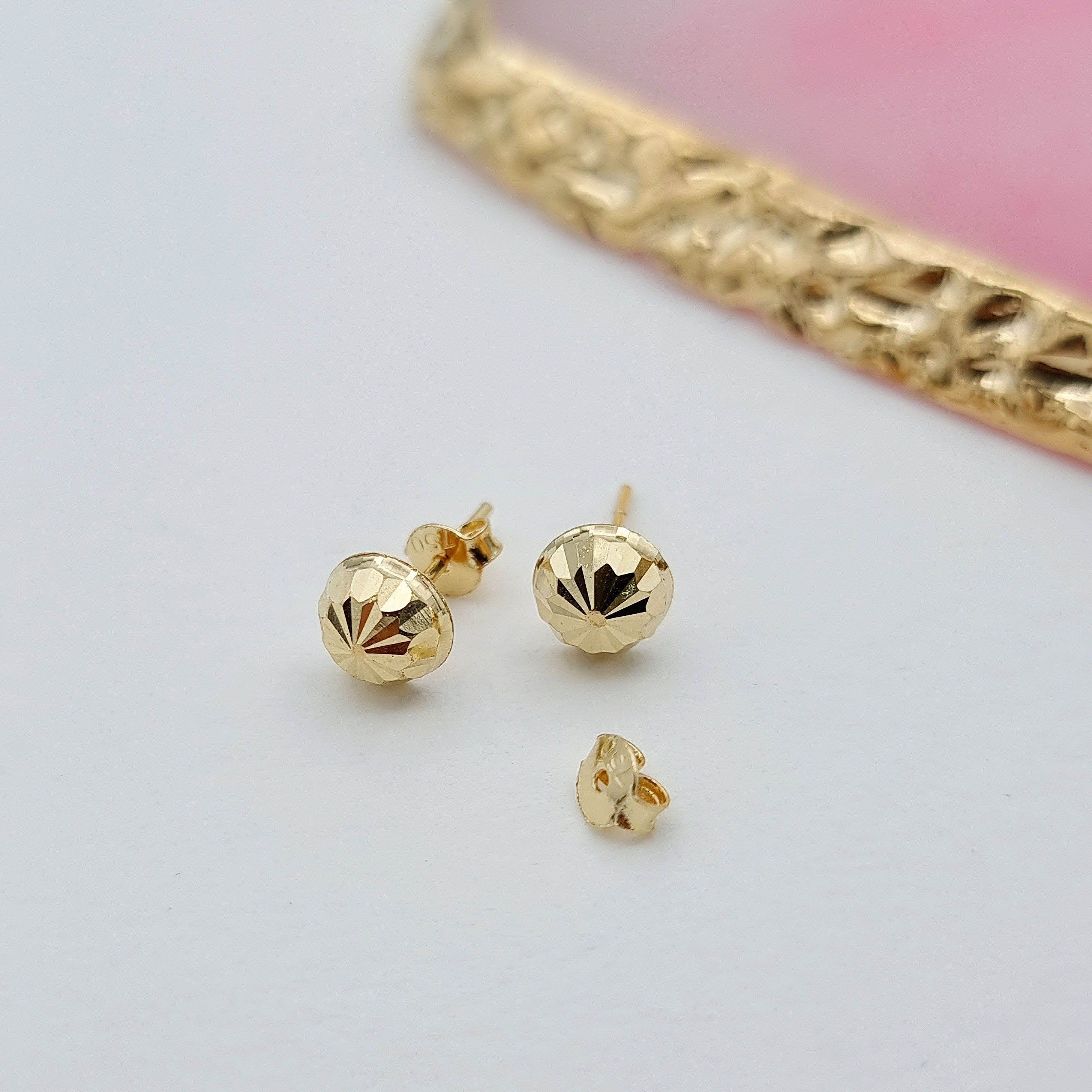 Pure Gold Edge 18K Pure Gold Stud Earrings