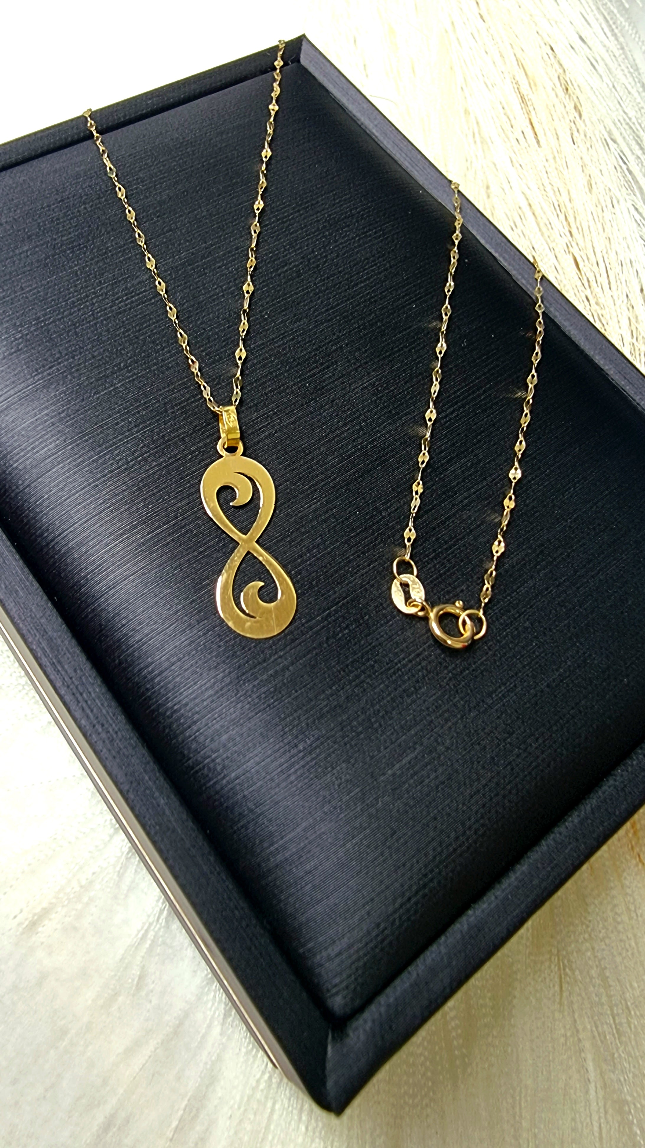 18K Pure Gold Infinity Design Necklace