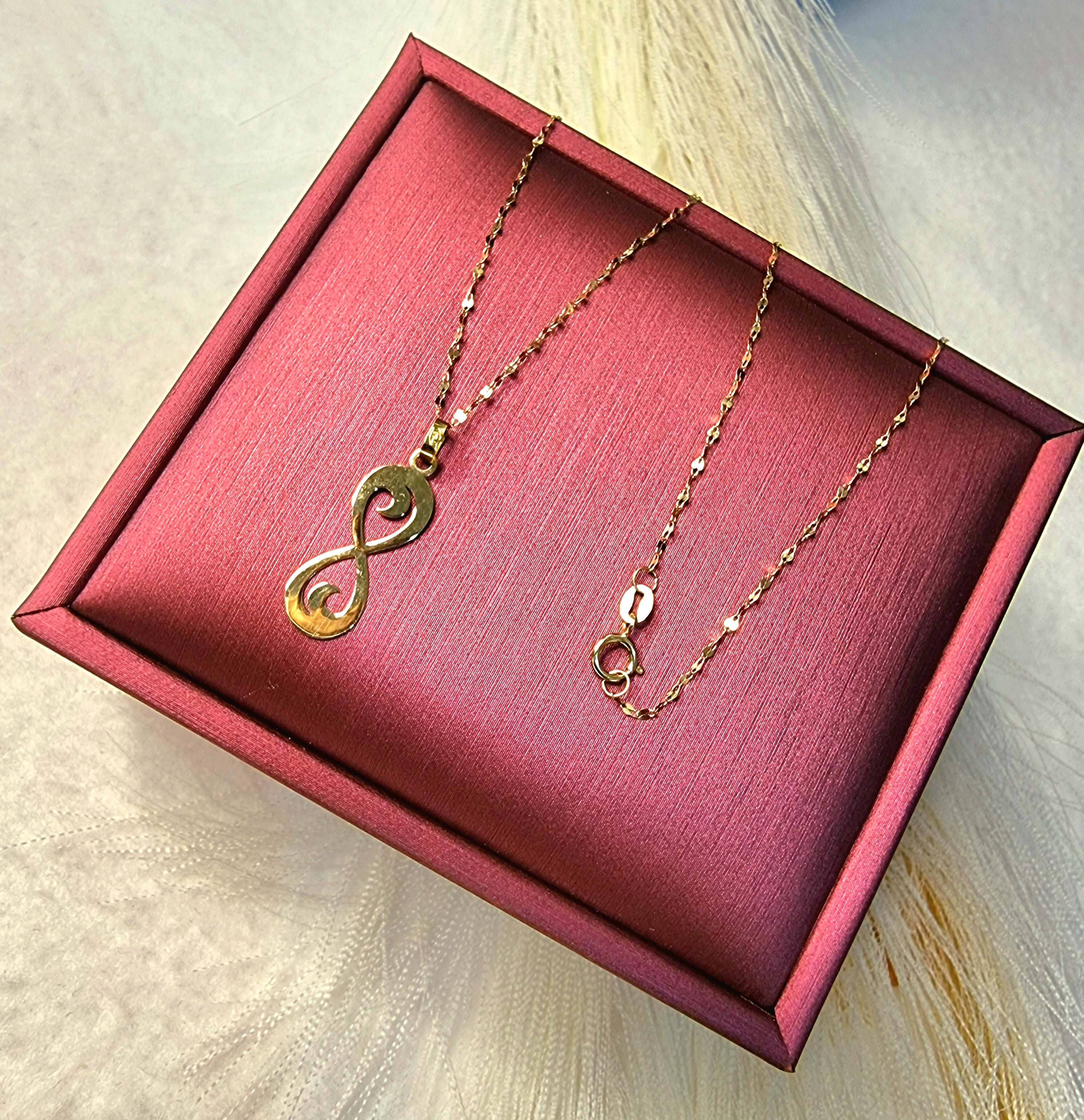 18K Pure Gold Infinity Design Necklace