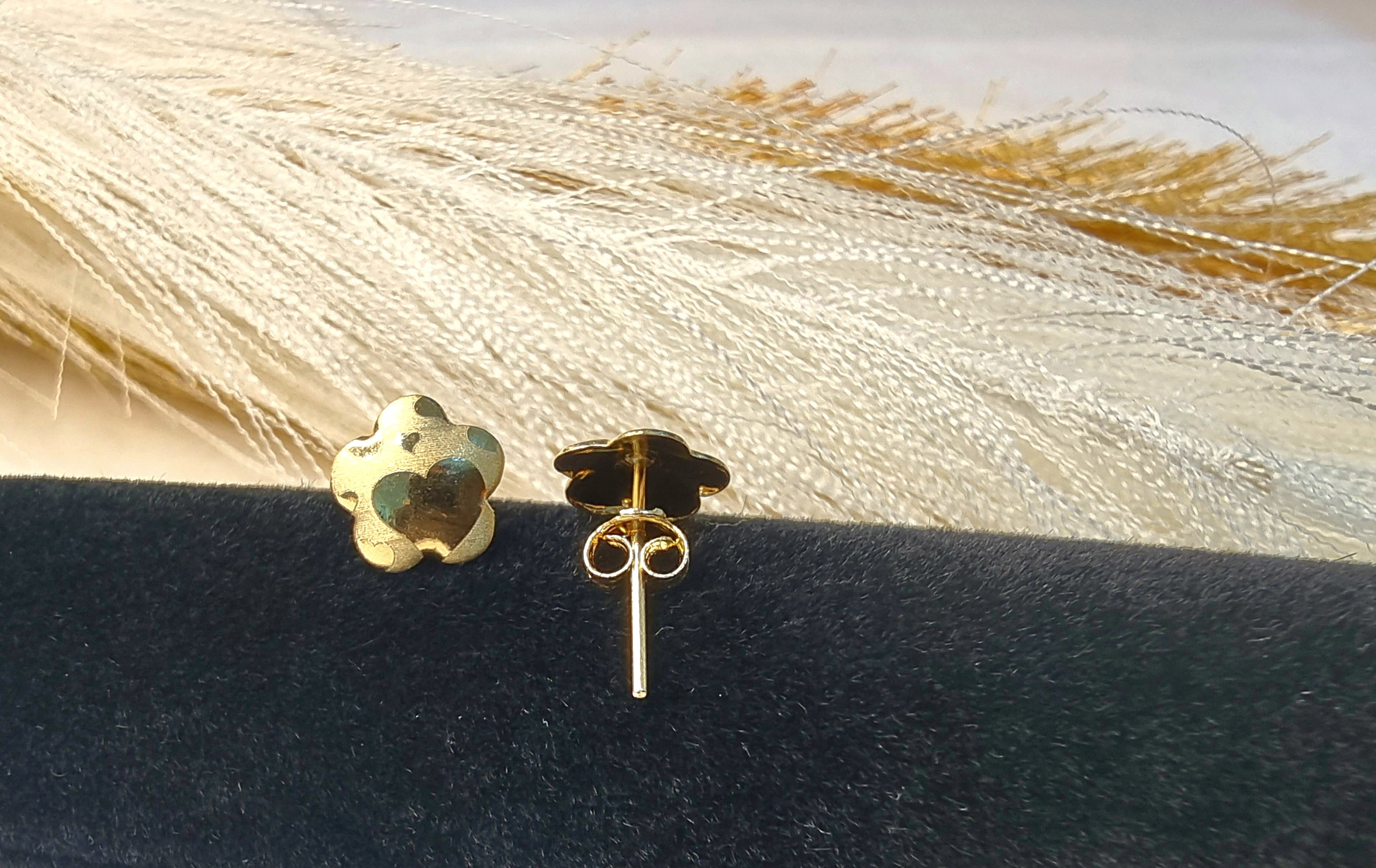 18K Pure Gold Flower Earrings Design