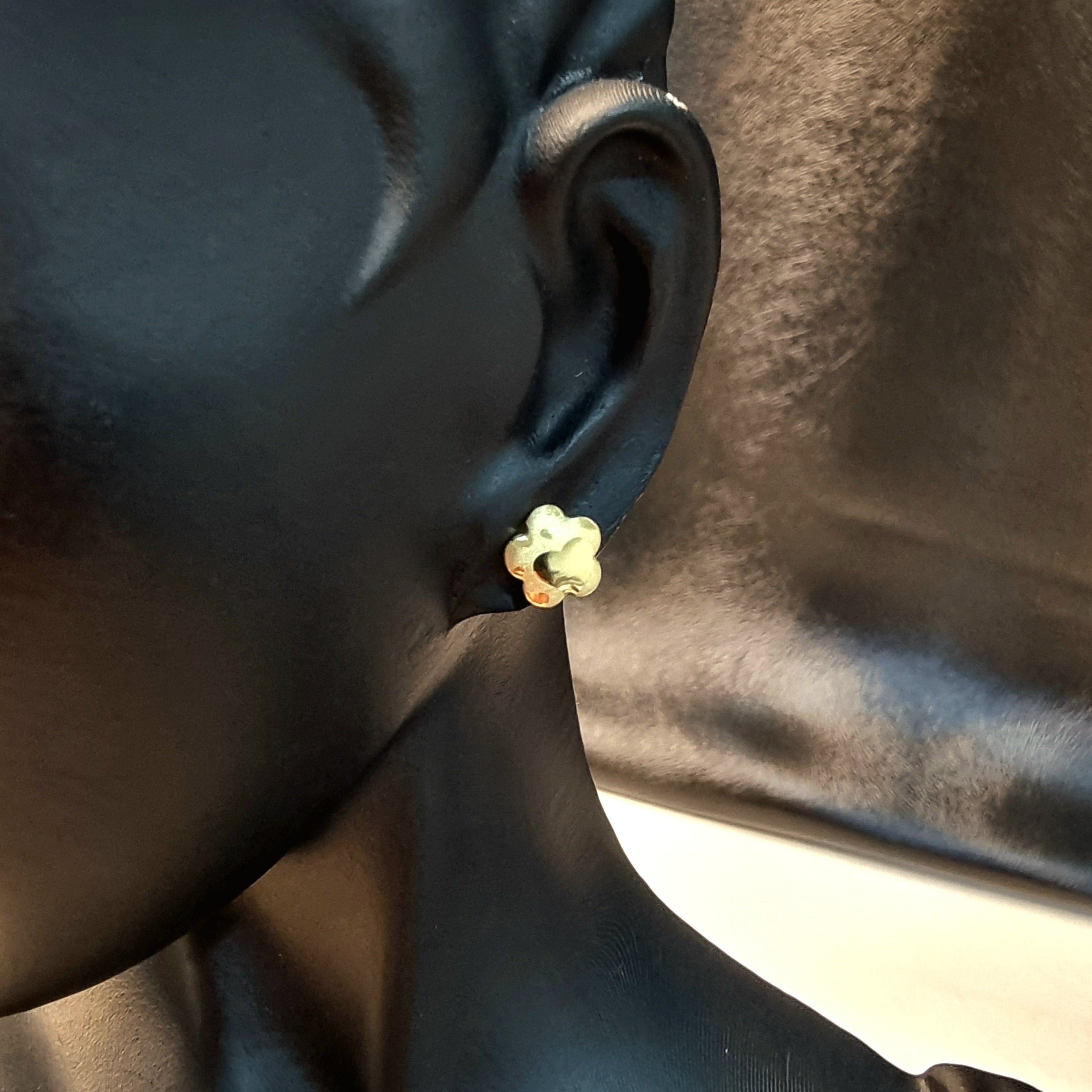 18K Pure Gold Flower Earrings Design