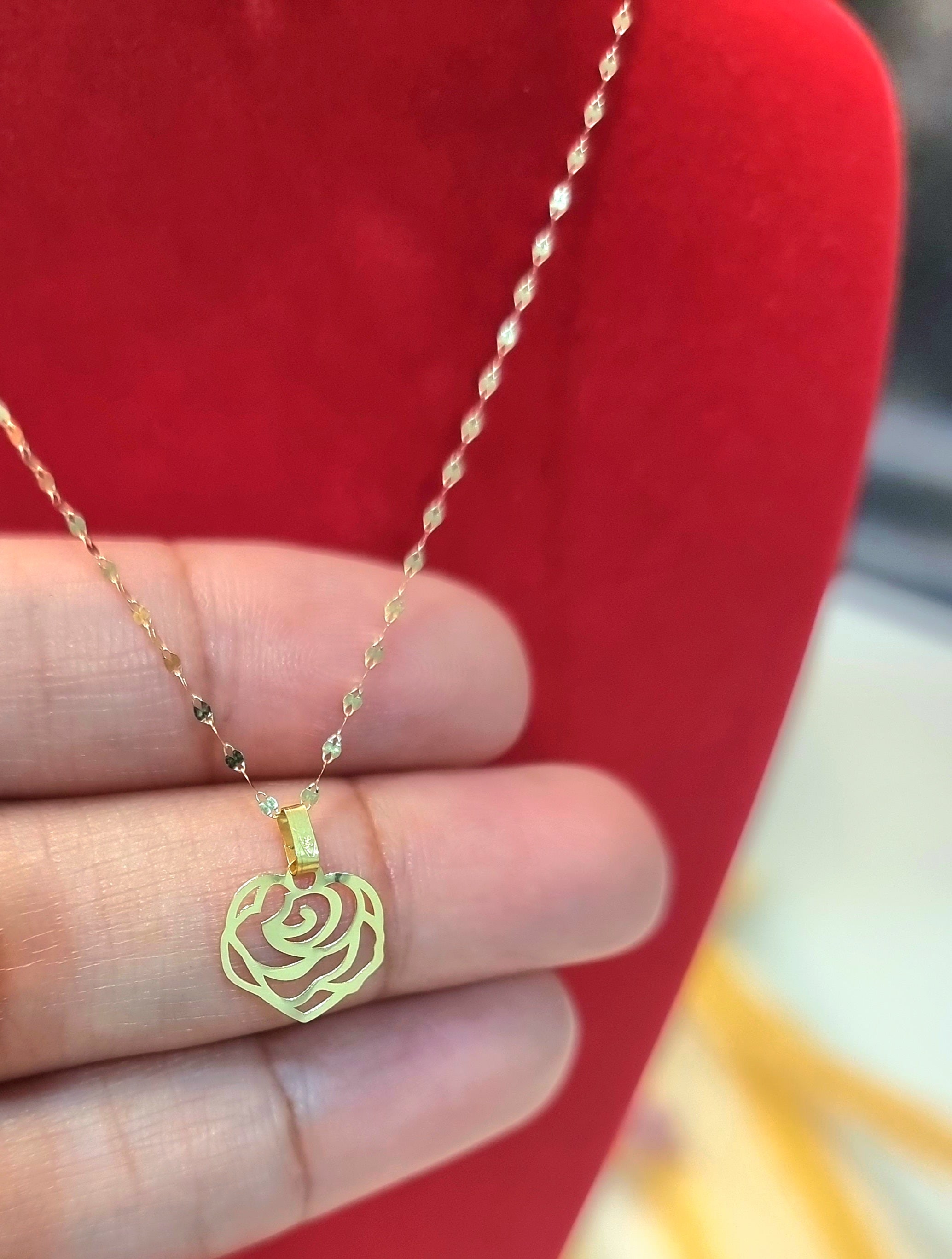 18K Pure Gold Rose Necklace