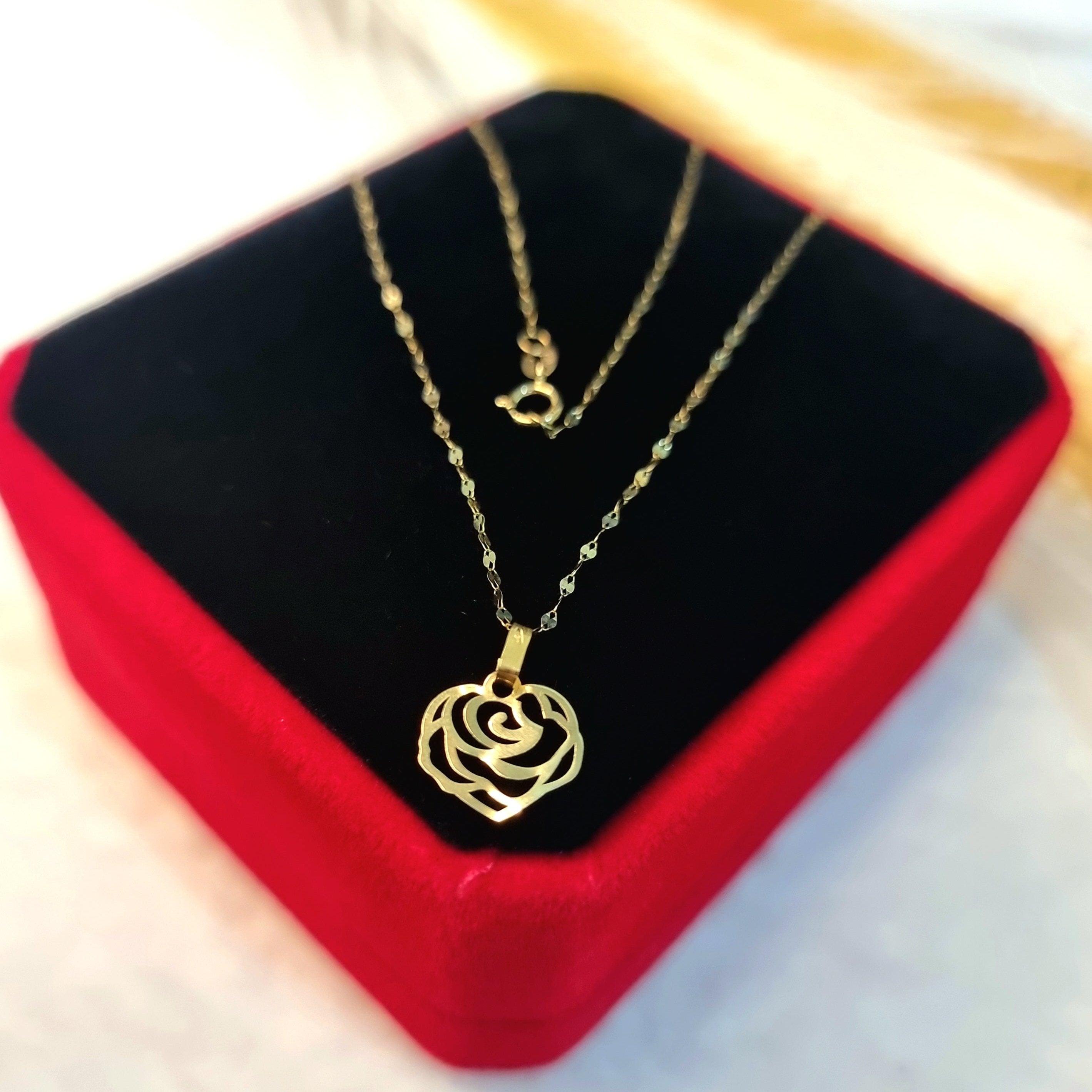 18K Pure Gold Rose Necklace