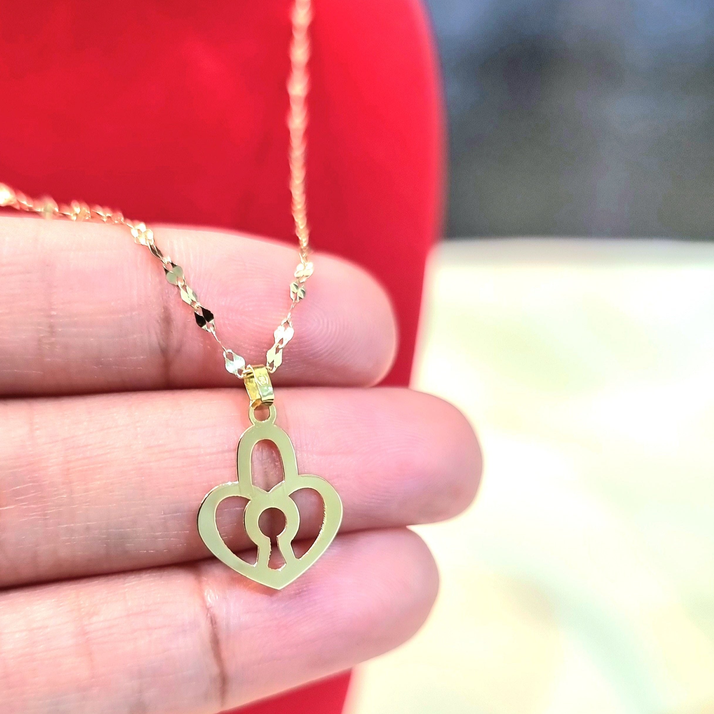 18K Pure Gold Heart Lock Design Pendant Necklace