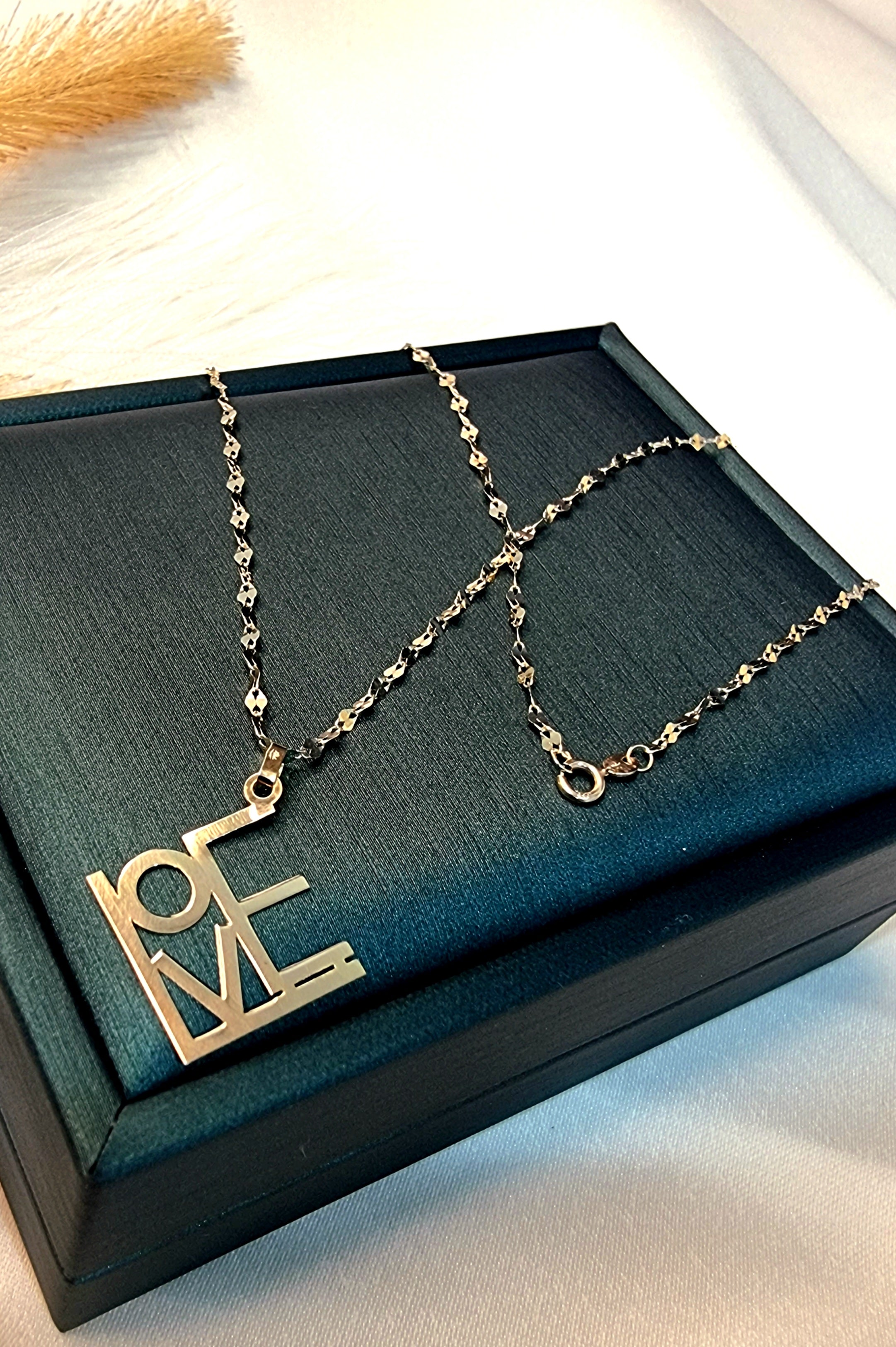 18K Pure Gold Love Design Pendant Necklace