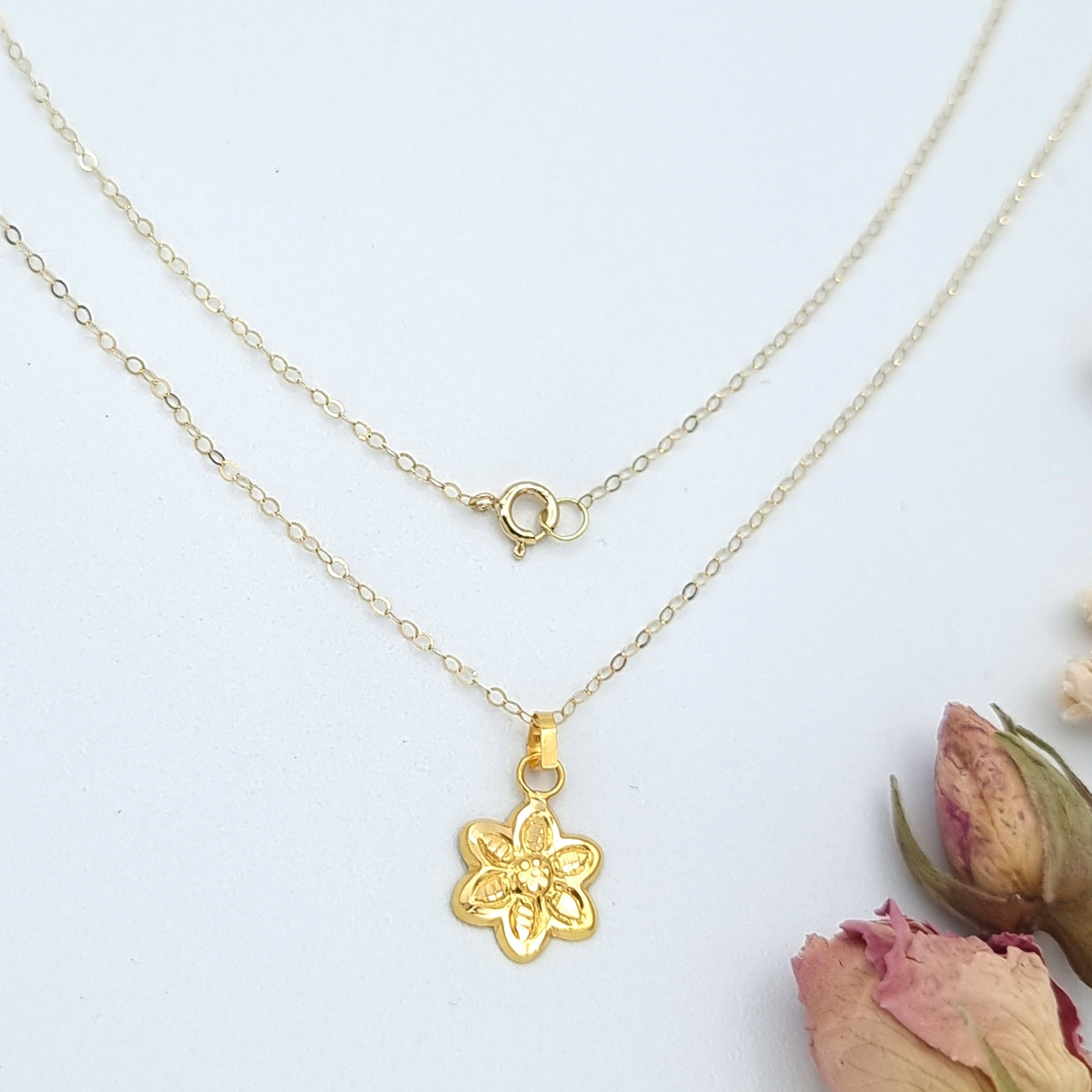 18K Pure Gold Fine Flower Necklace