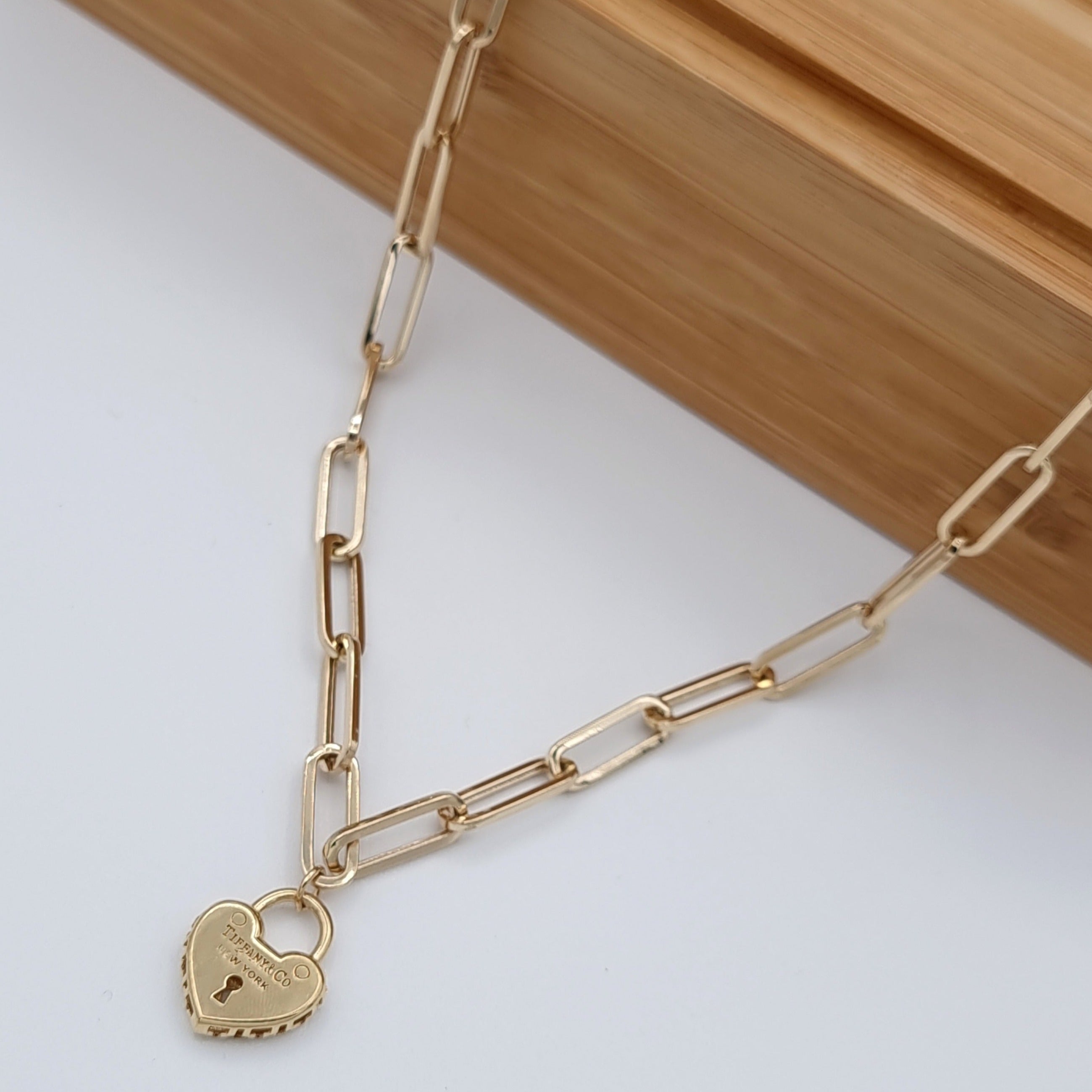 18K Pure Gold Elegant Heart Lock Link Necklace