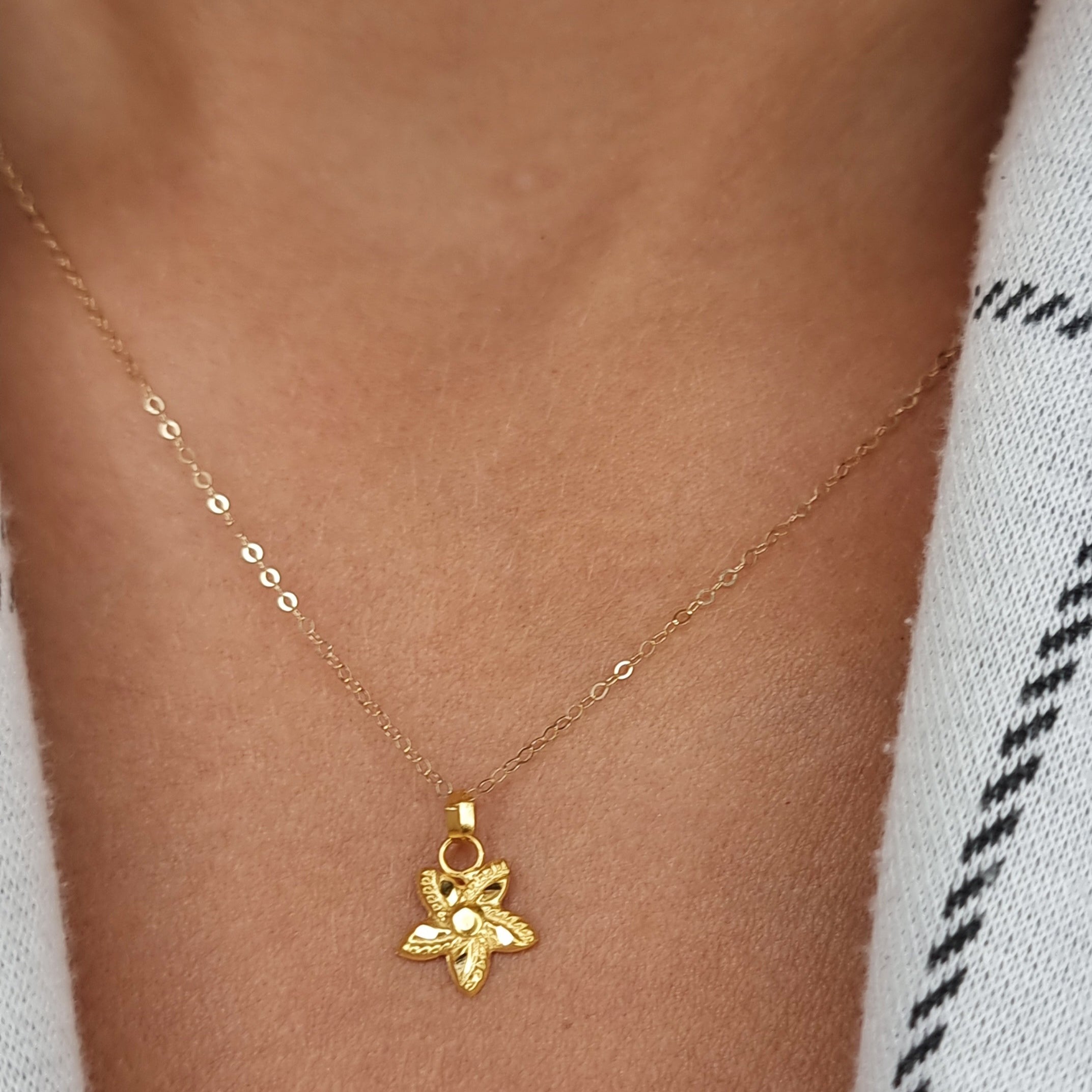 18K Pure Gold Fine Star Necklace