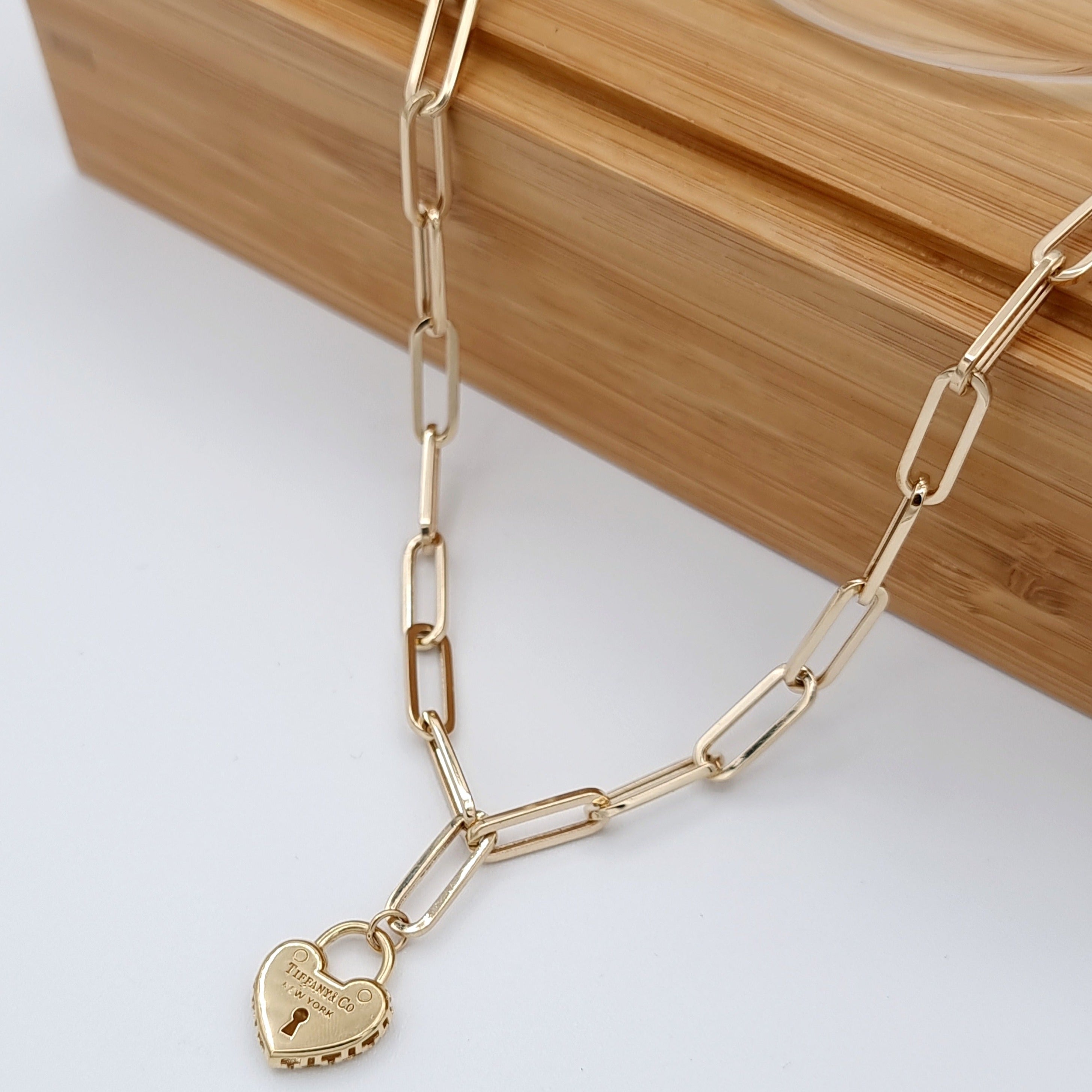 18K Pure Gold Elegant Heart Lock Link Necklace