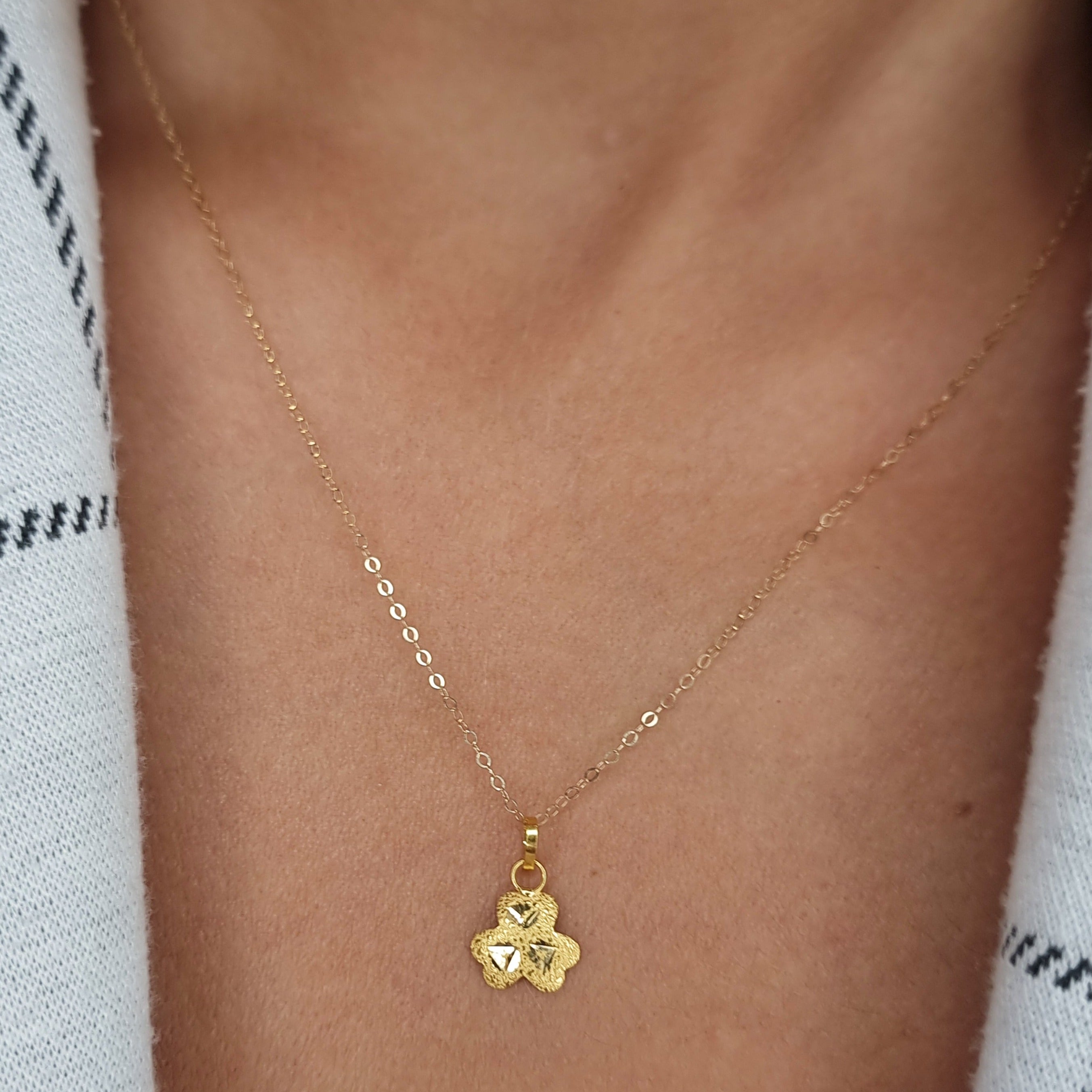 18K Pure Gold Fine Flower Necklace