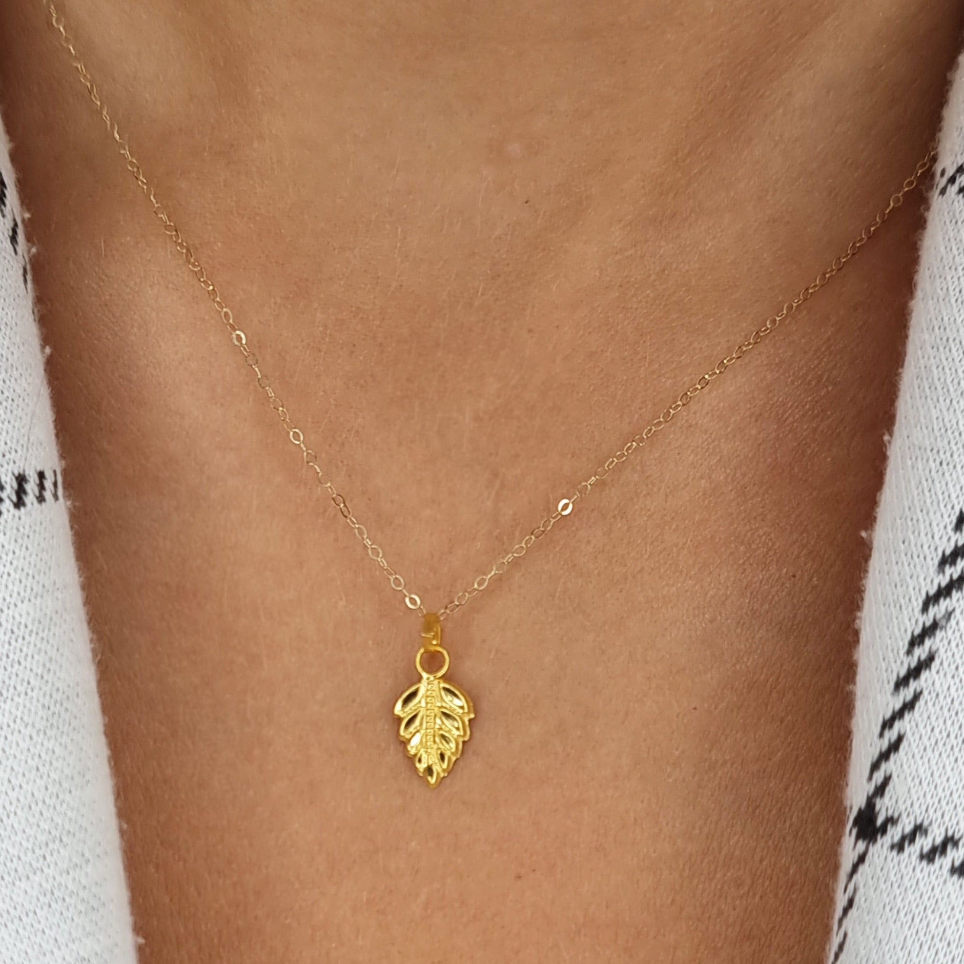 18K Pure Gold Fine Leaf Necklace