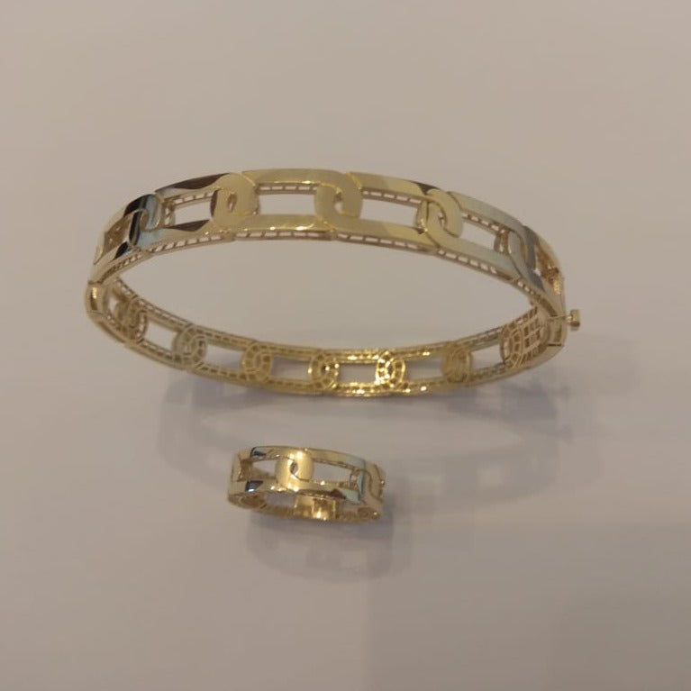 18K Pure Gold Elegant Design Bangle & Ring