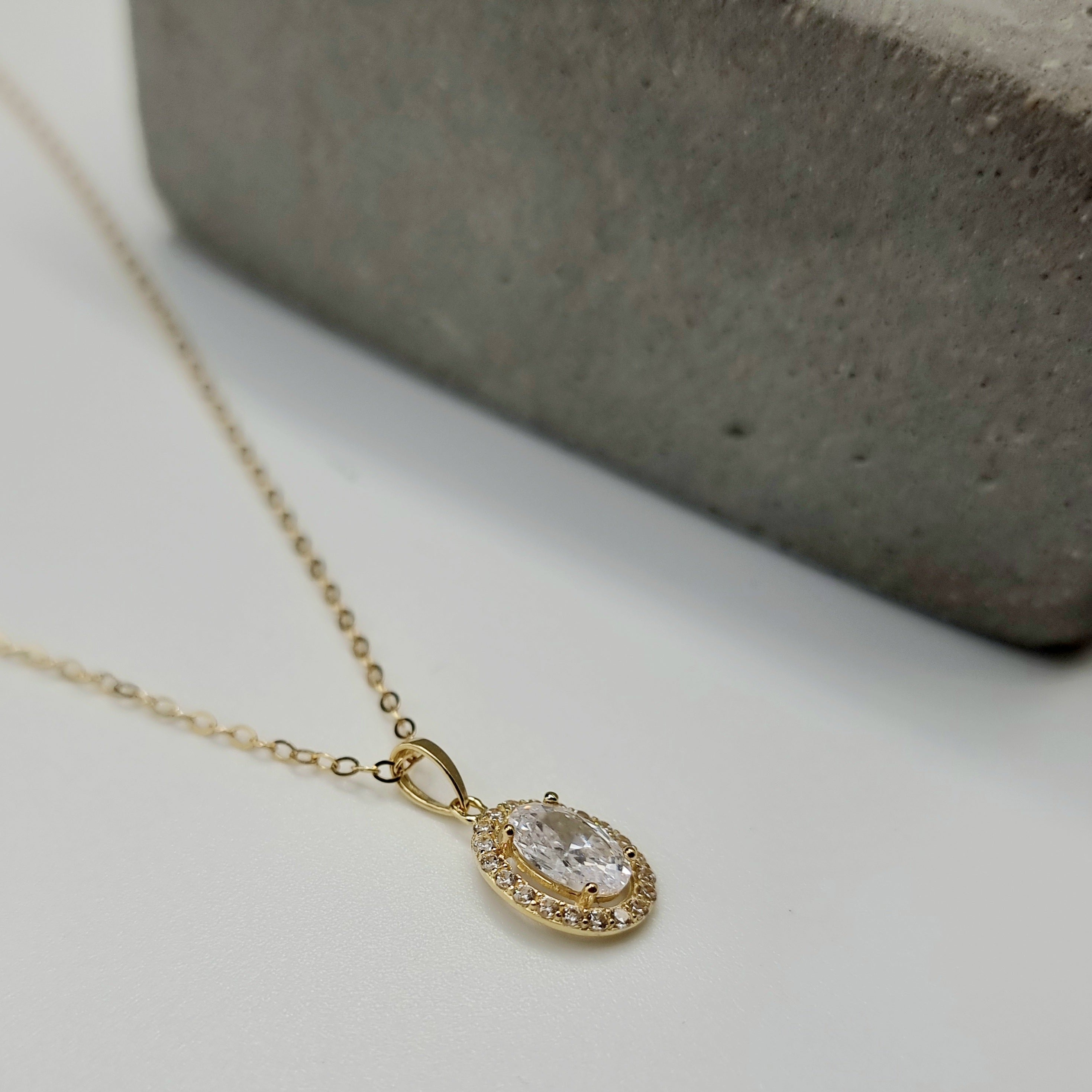 18K Pure Gold Oval Design w/ Zircon Stone Necklace