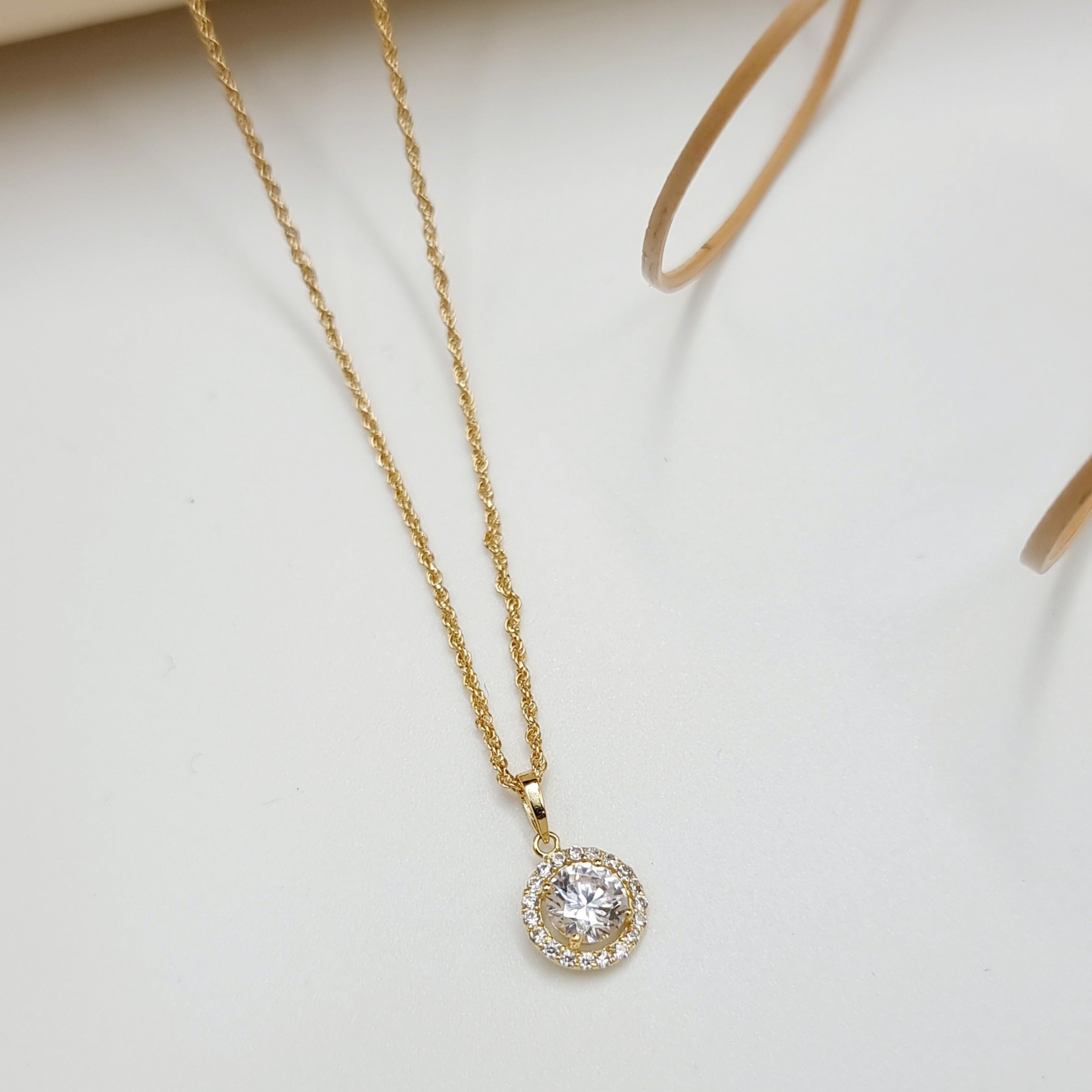 18K Pure Gold Round Design w/ Zircon Stone Necklace