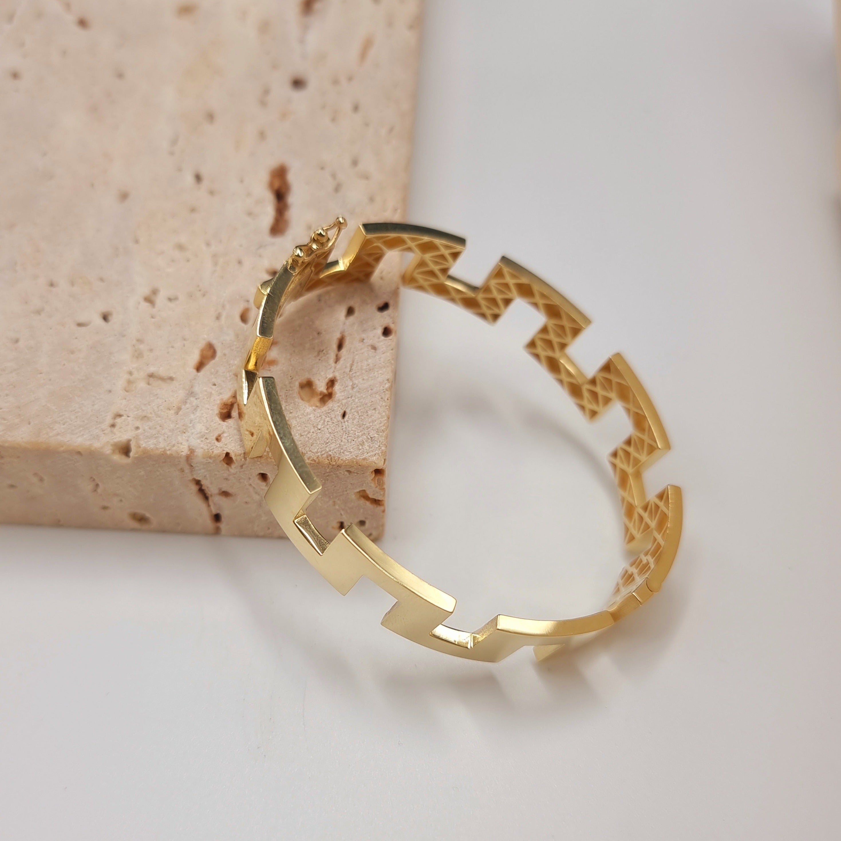 18K Pure Gold Elegant Design Bangle