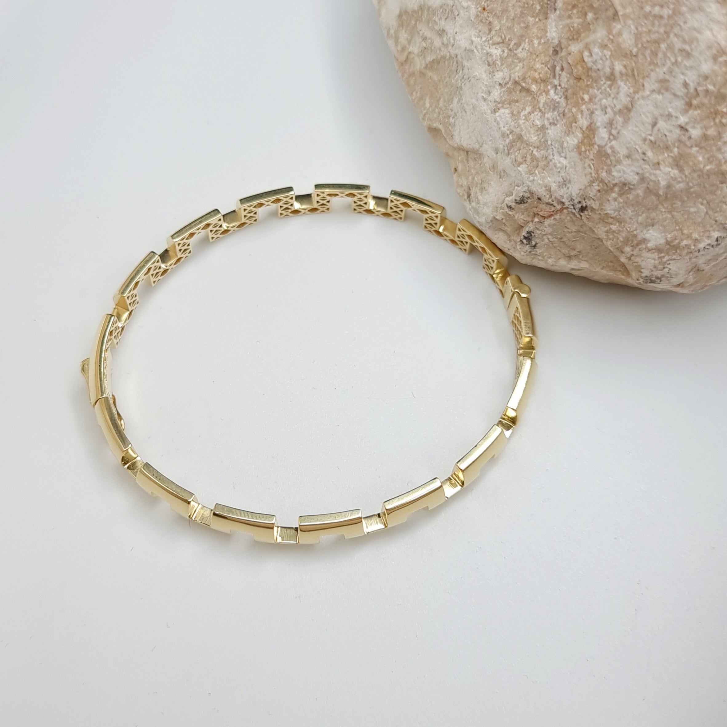 18K Pure Gold Elegant Design Bangle