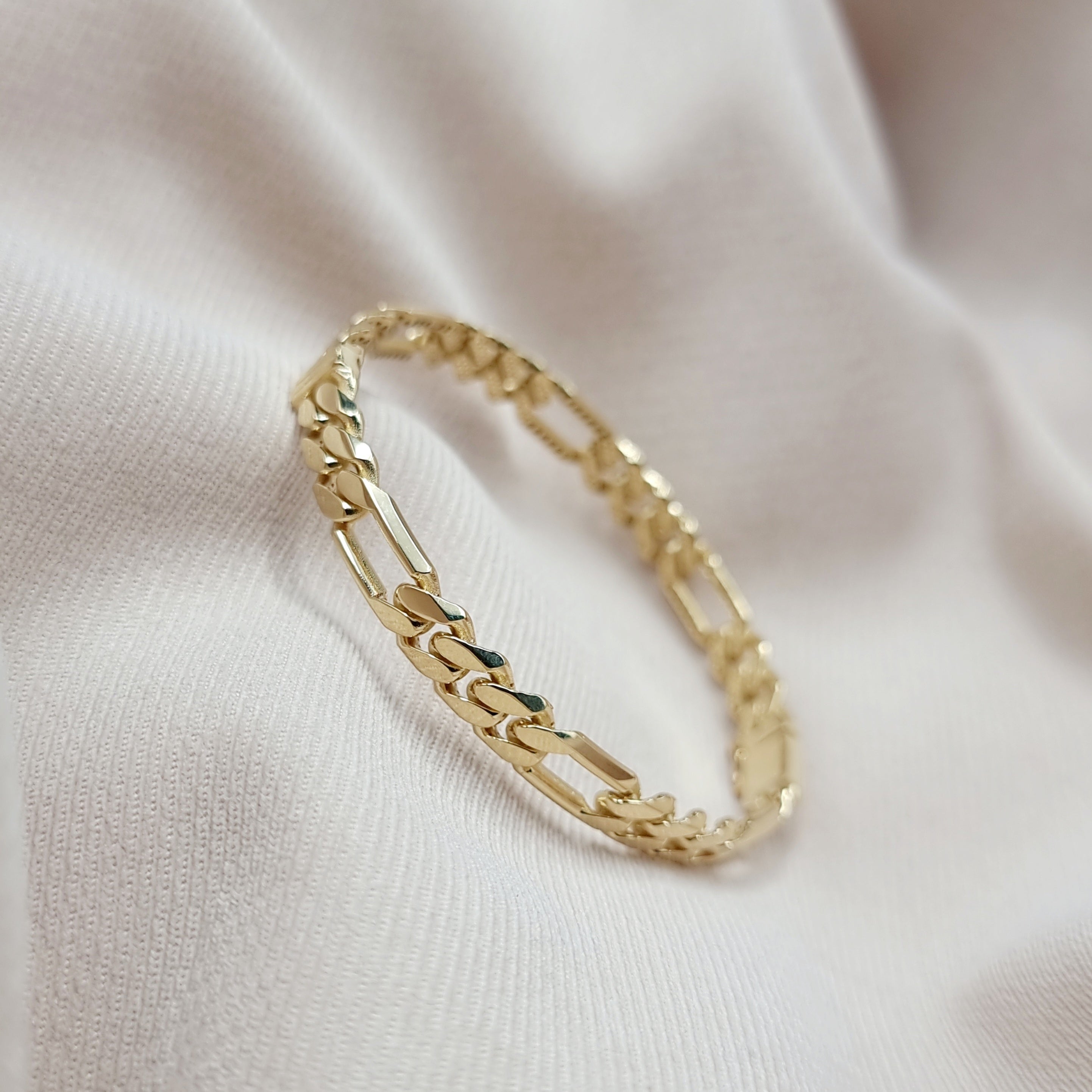 18K Pure Gold Elegant Design Bangle