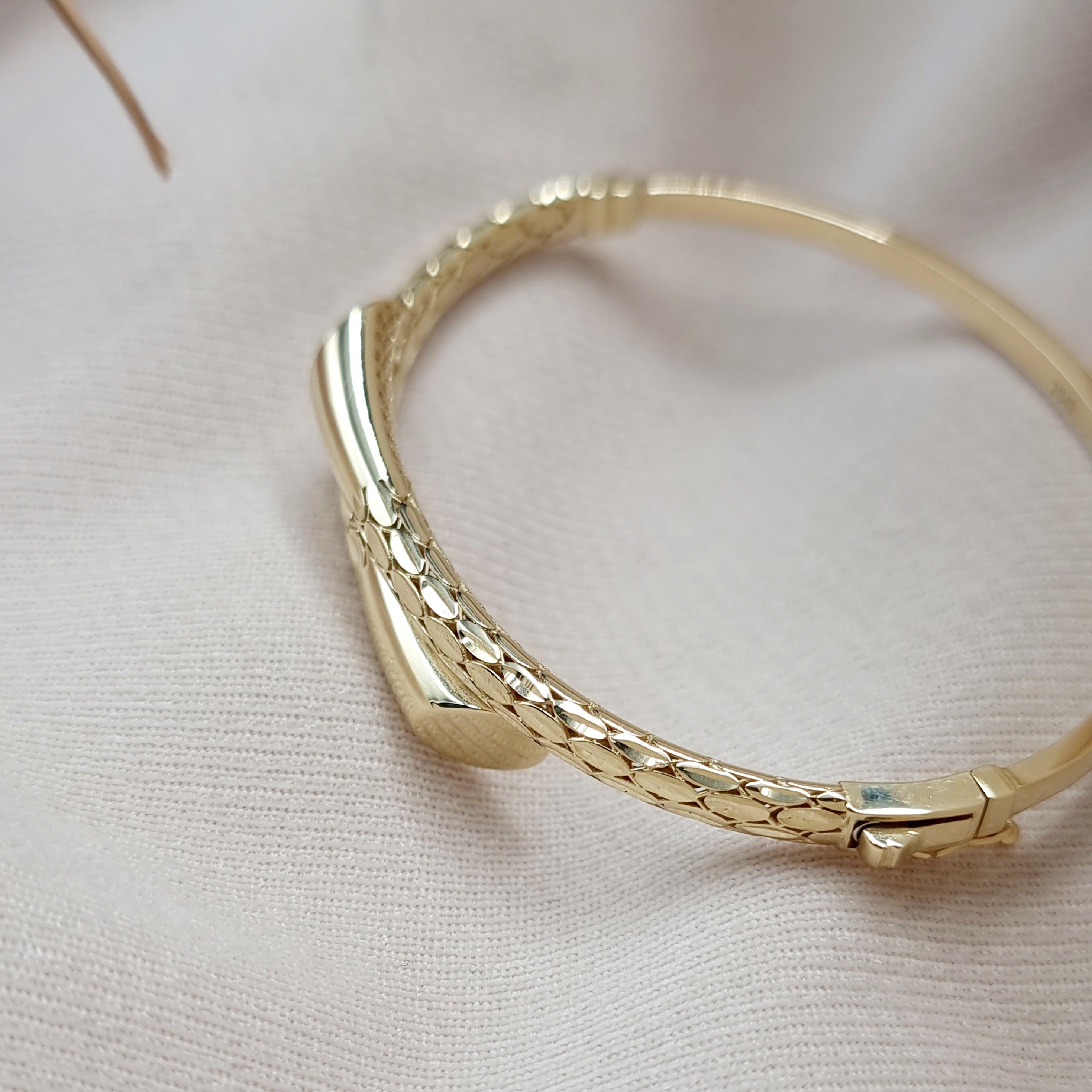 18K Pure Gold Bangle