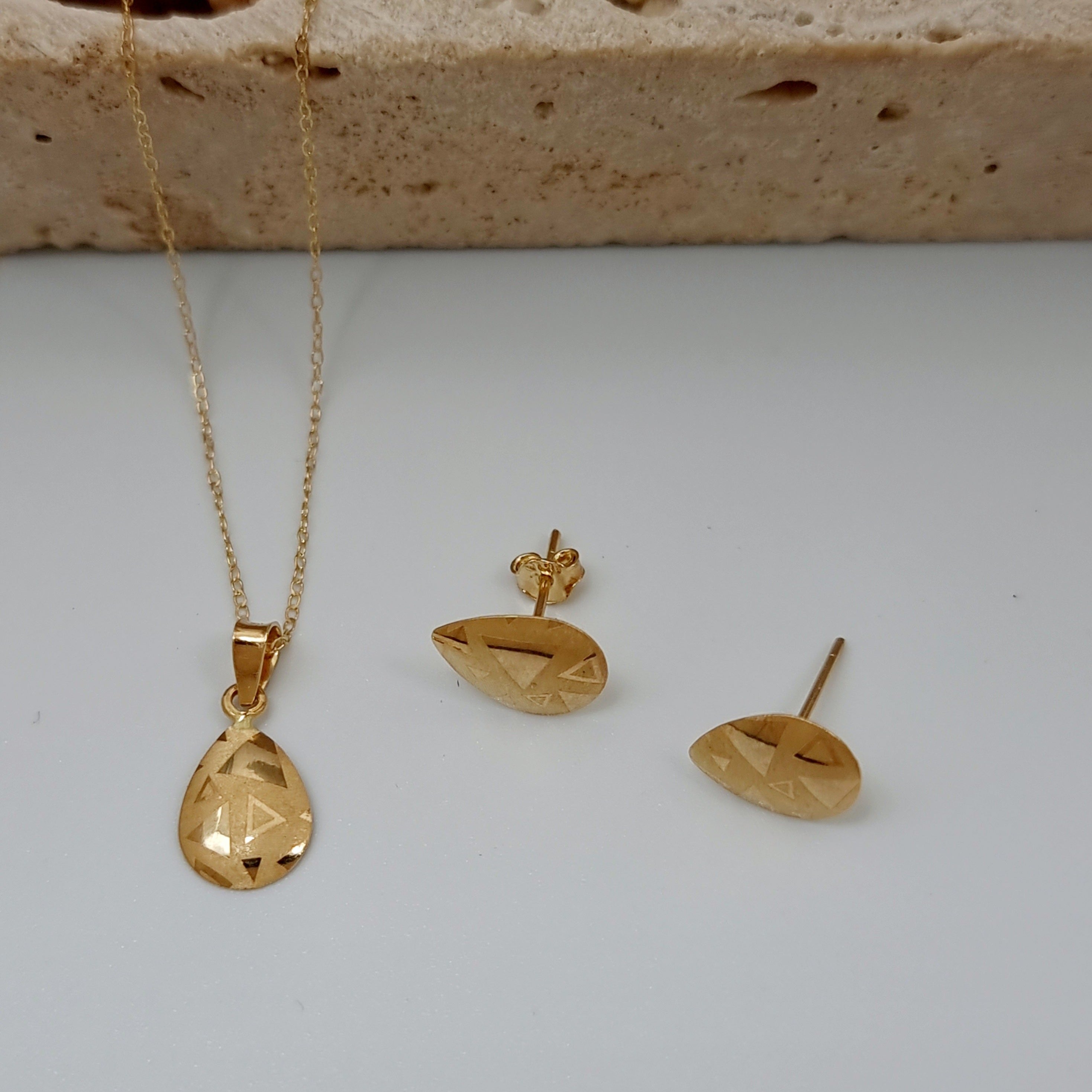 18K Pure Gold Tear Drop Jewelry Set