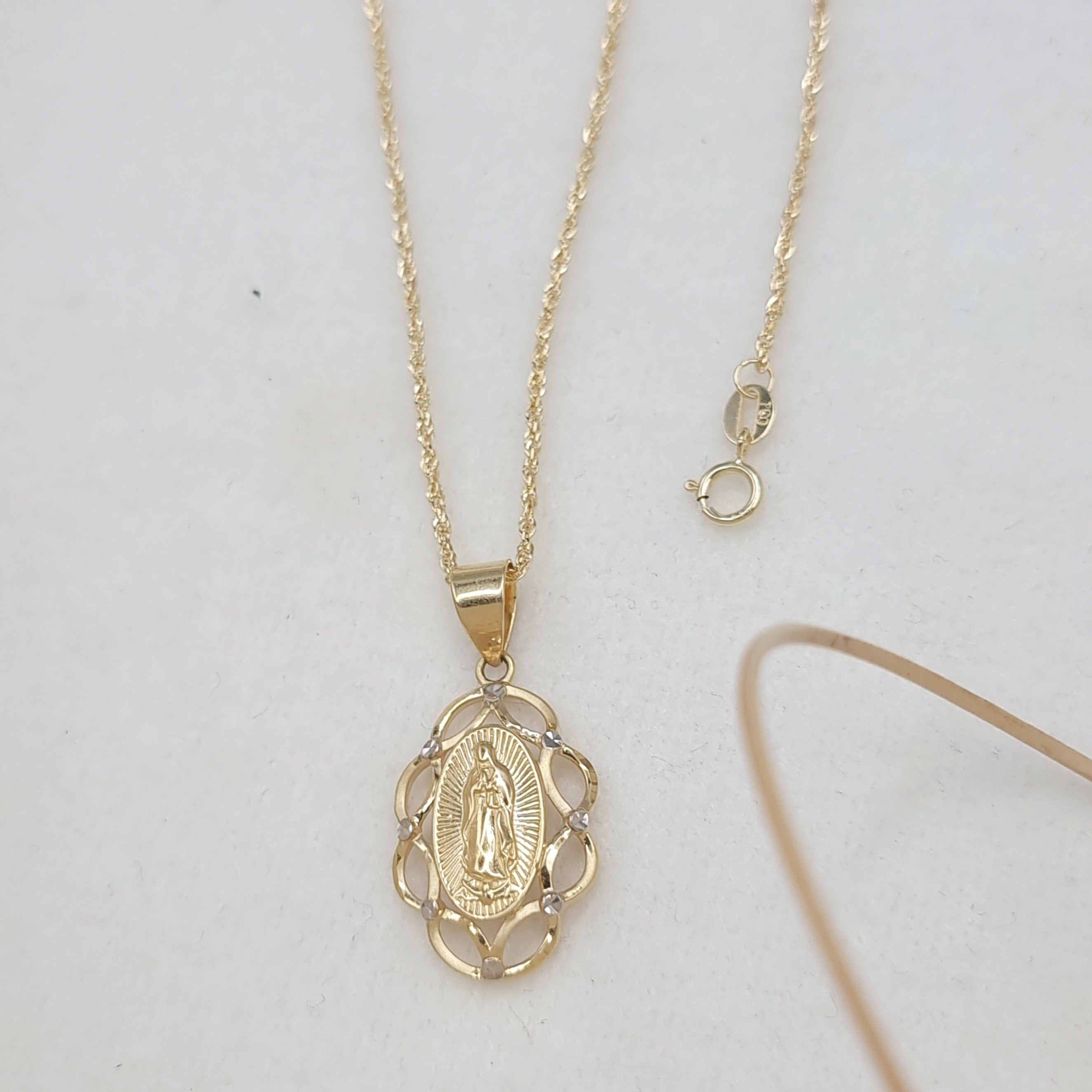 18K Pure Gold Mama Marry Necklace