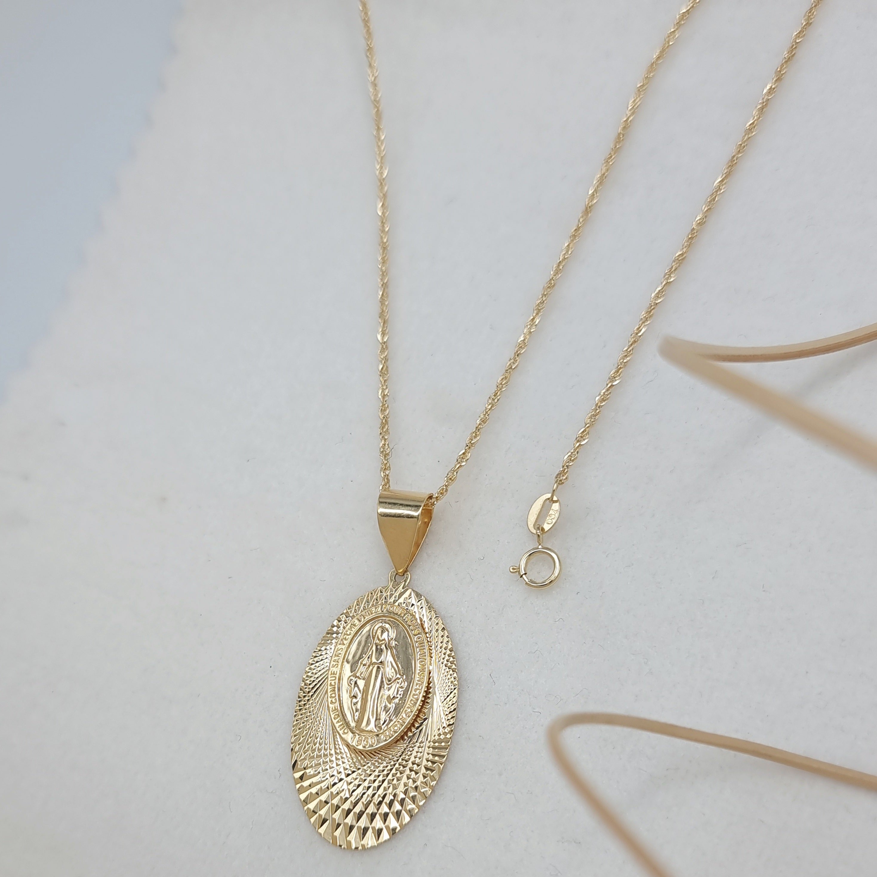 18K Pure Gold Oval Jesus Necklace