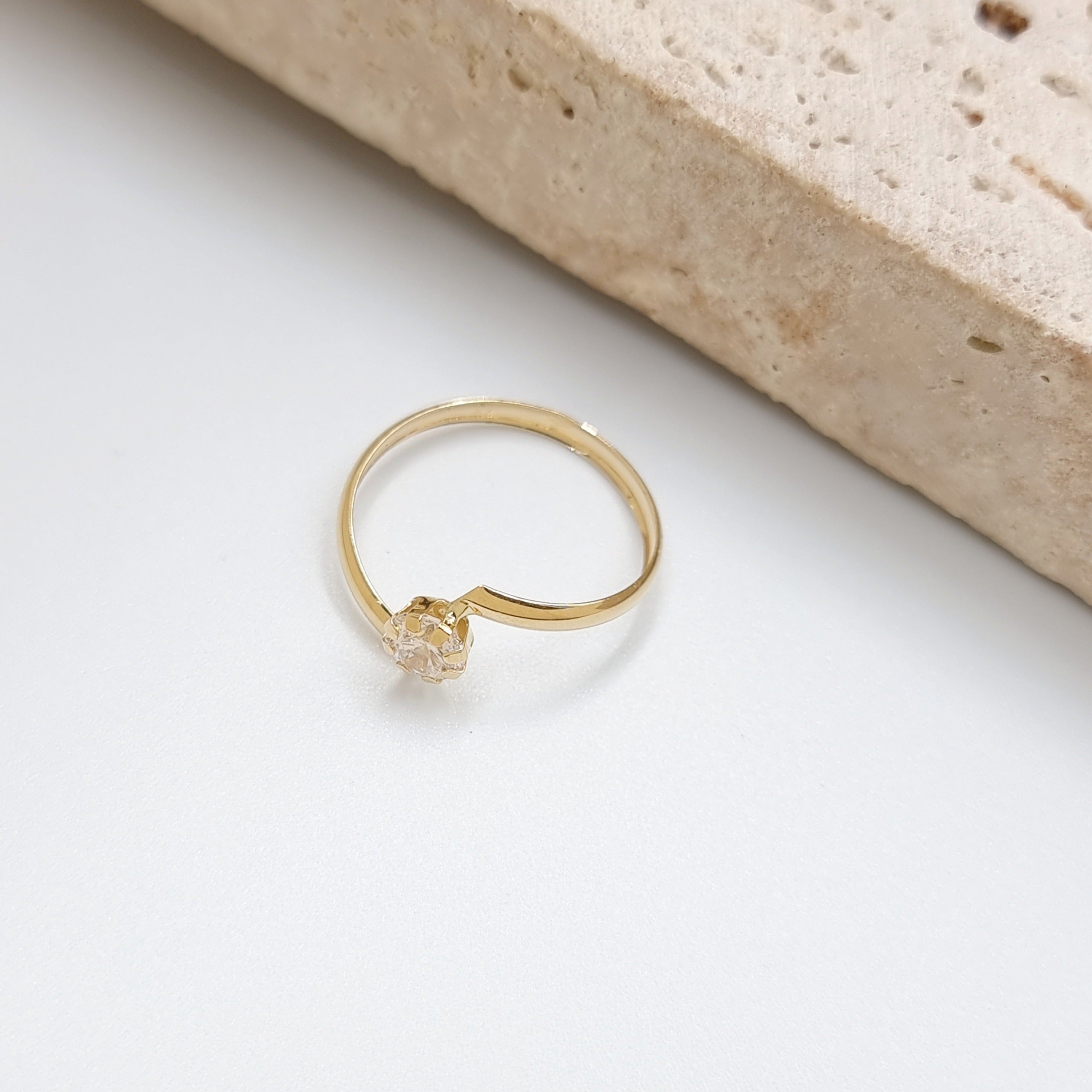 18K Pure Gold Elegant Stone Ring