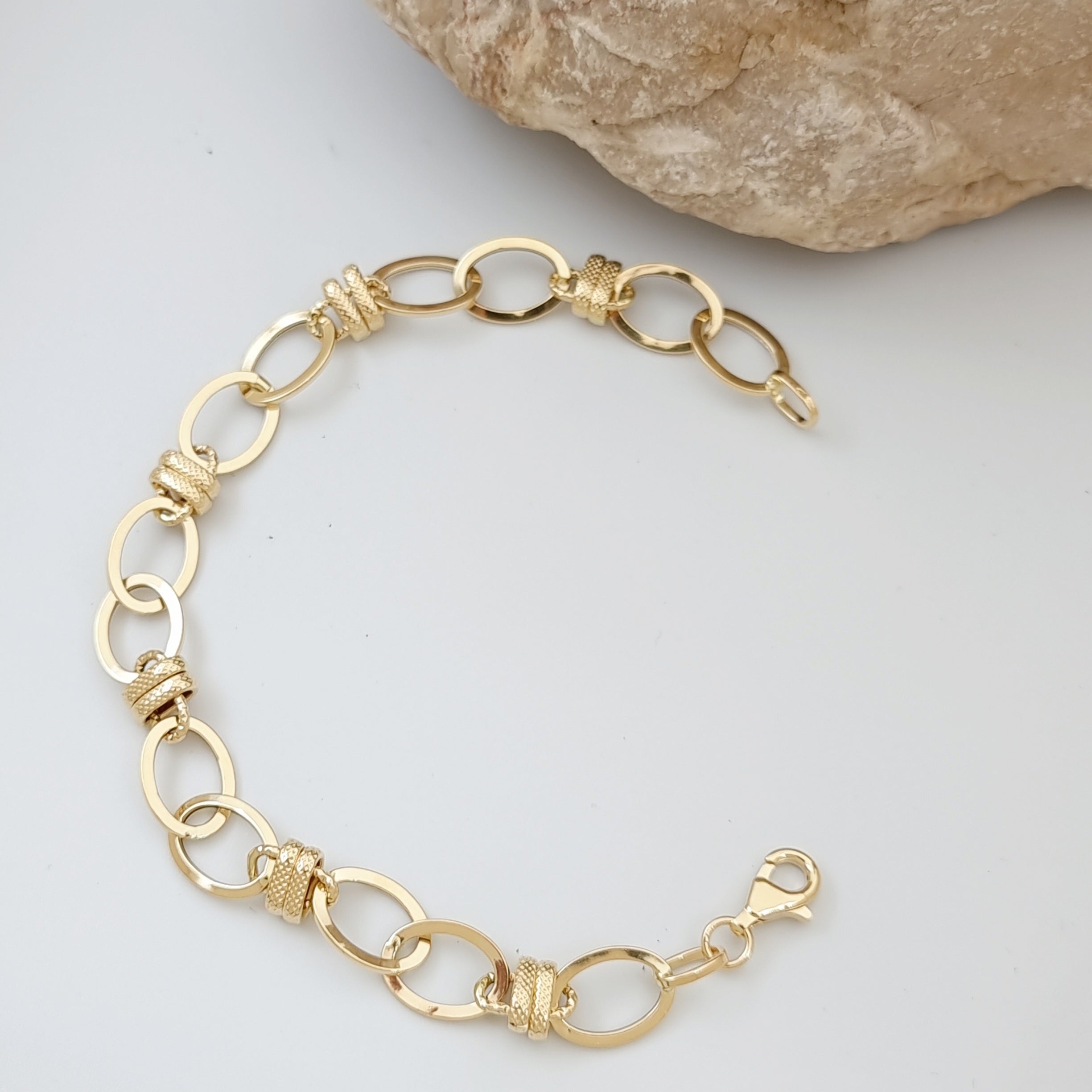 18K Pure Gold Elegant Bracelet