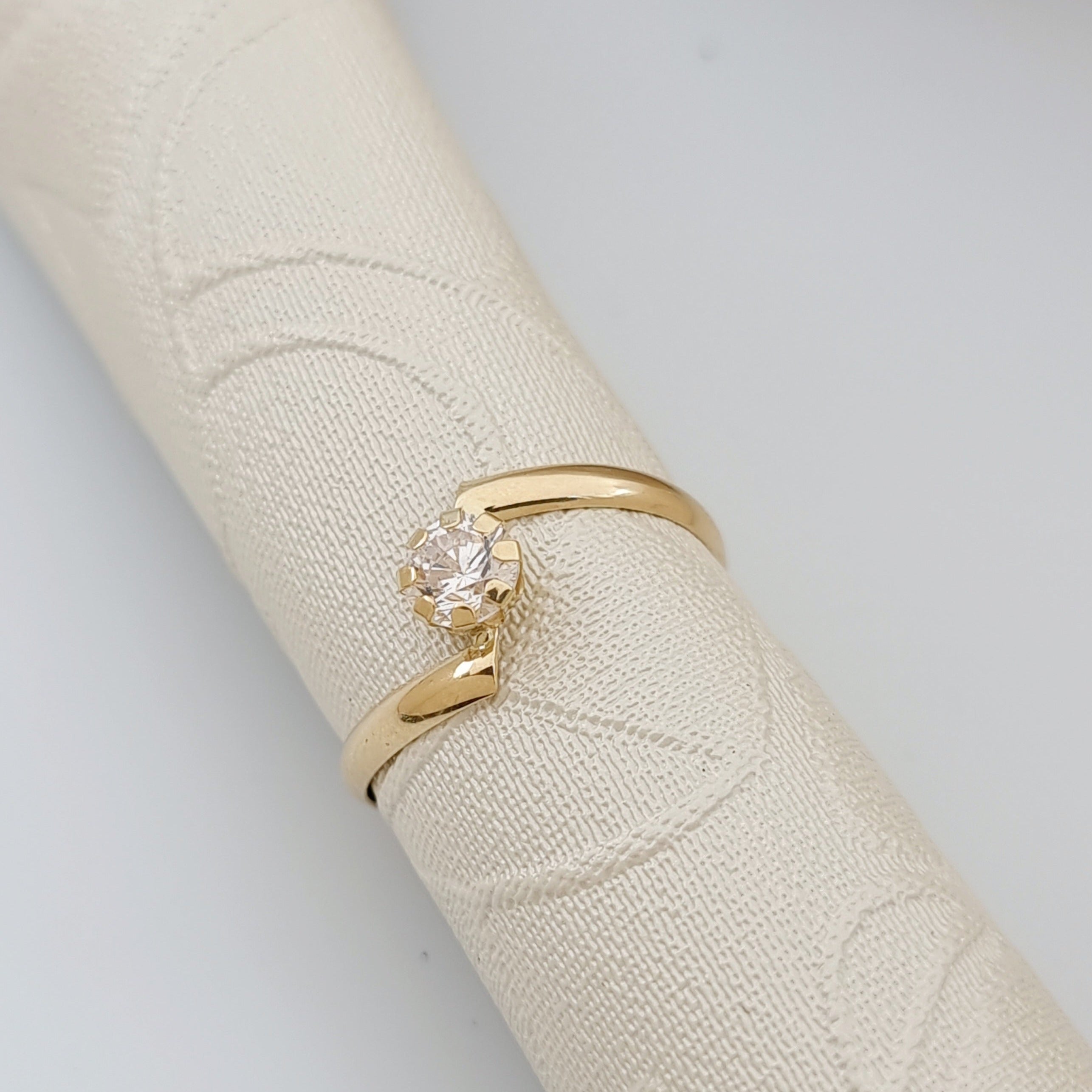 18K Pure Gold Elegant Stone Ring