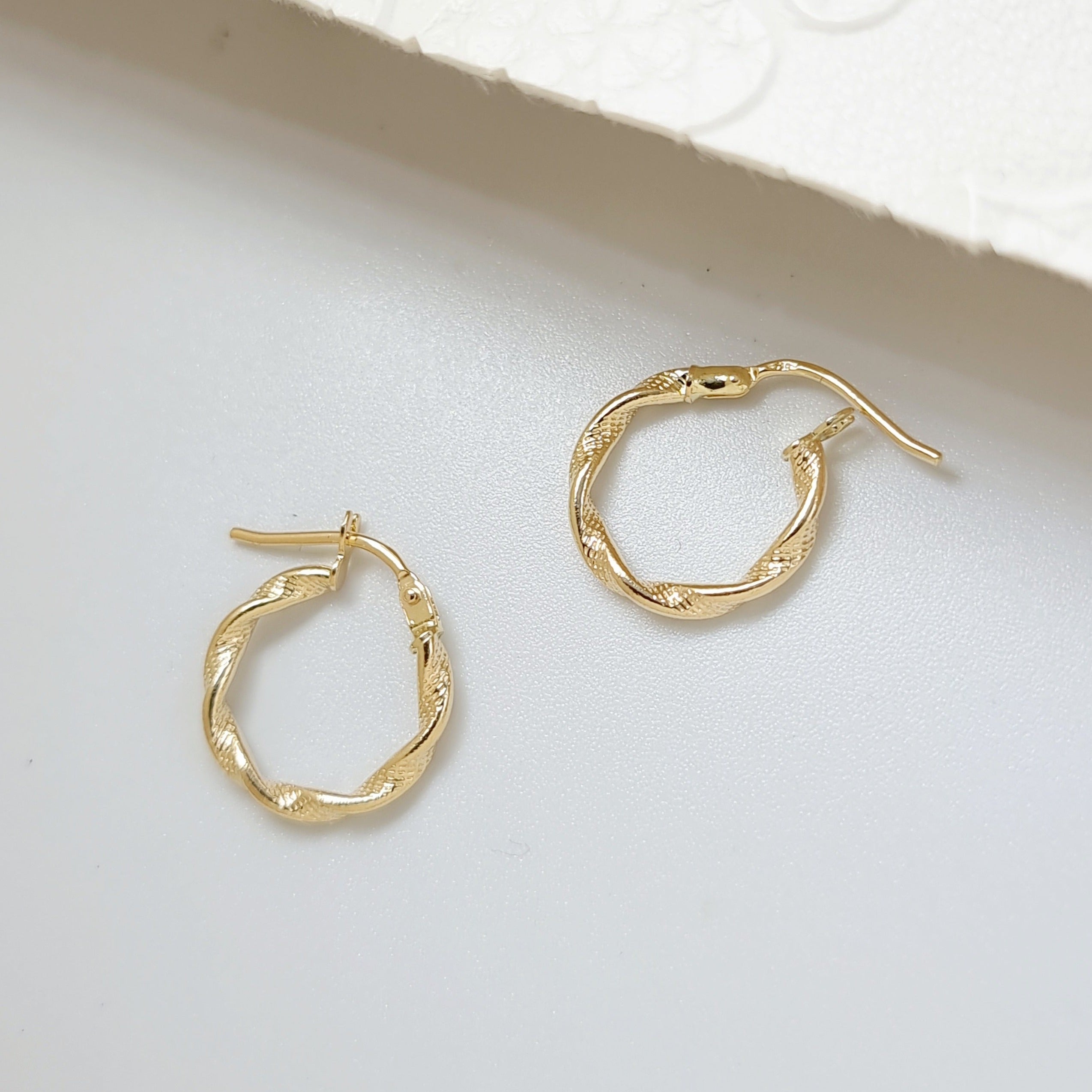 18K Pure Gold Twisted Round Earring Set