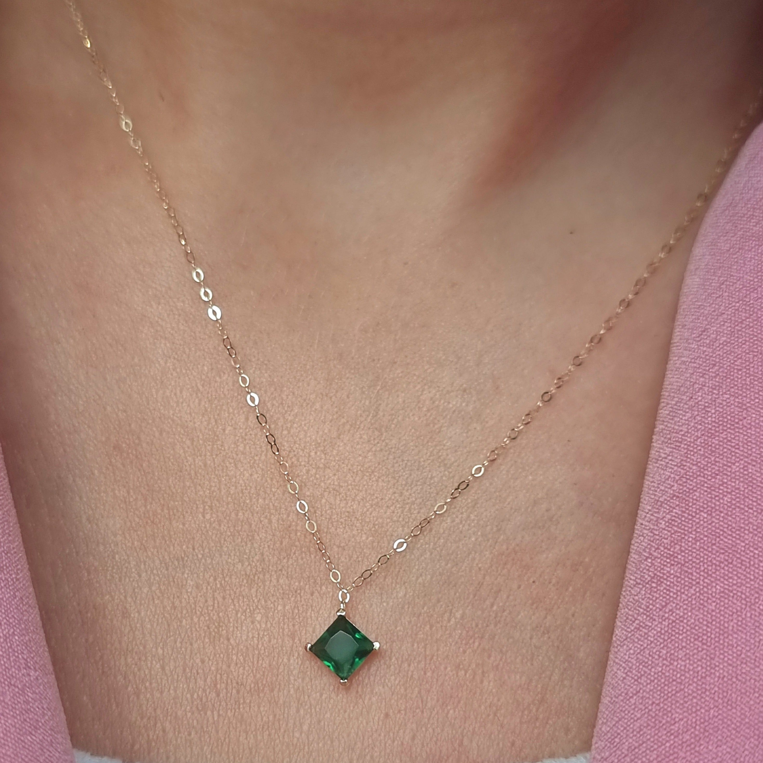 18K Pure Gold Diamond Design Green Stone Necklace