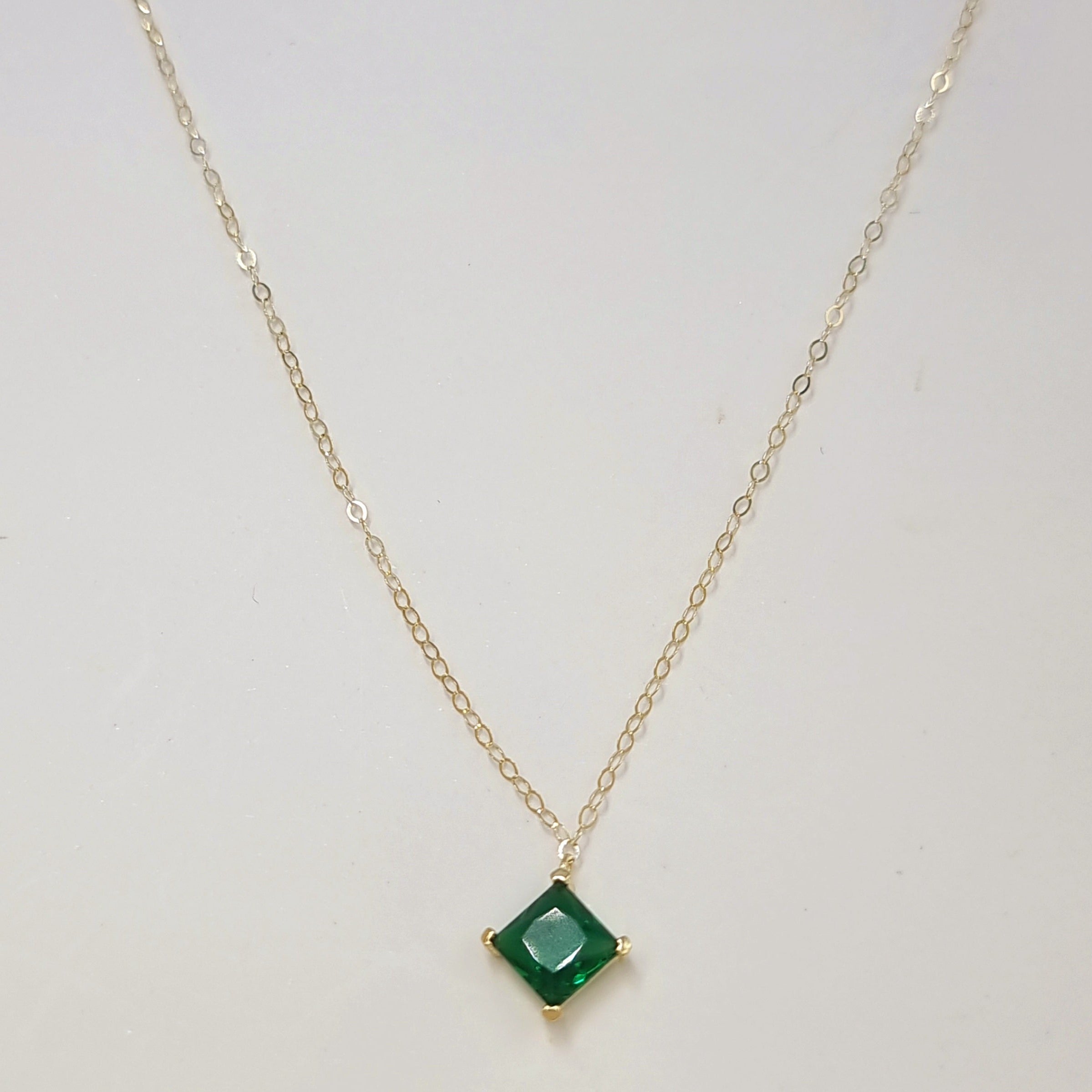 18K Pure Gold Diamond Design Green Stone Necklace