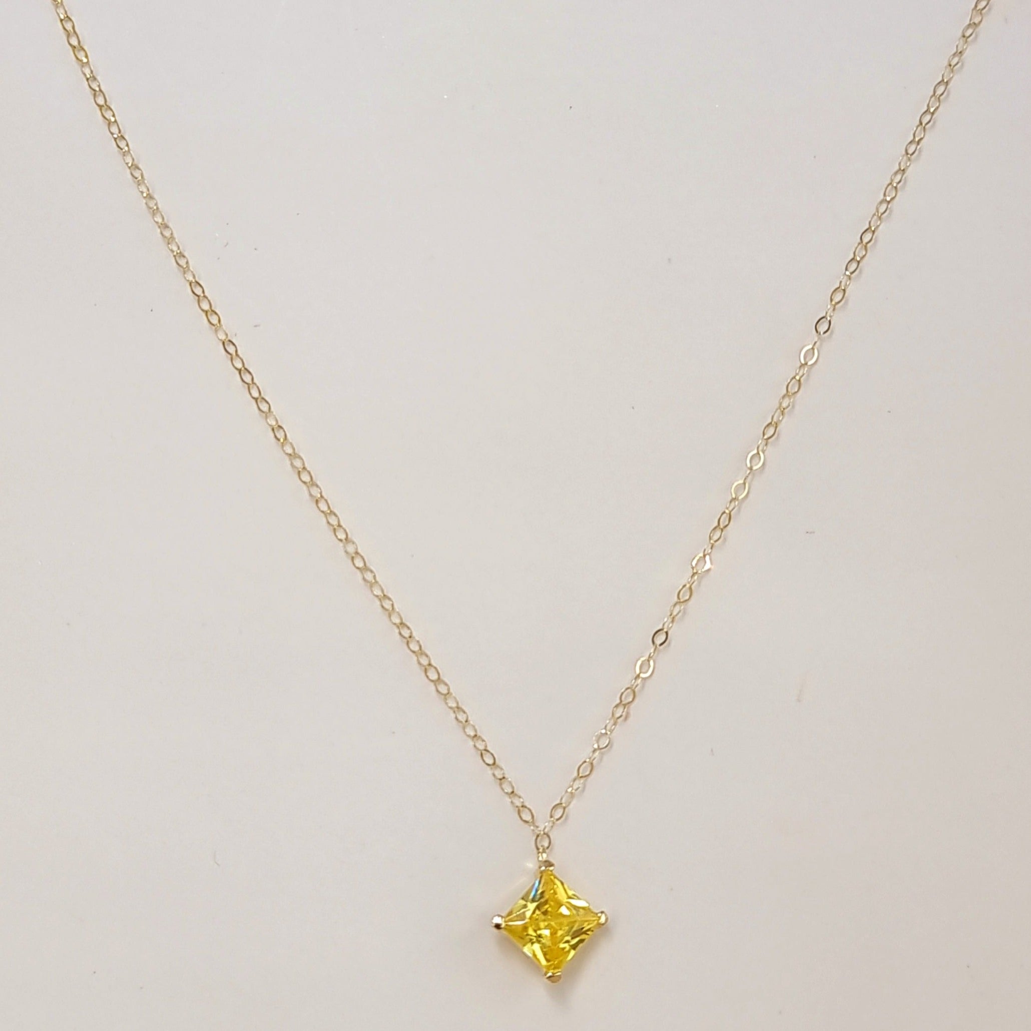 18K Pure Gold Diamond Design Yellow Stone Necklace