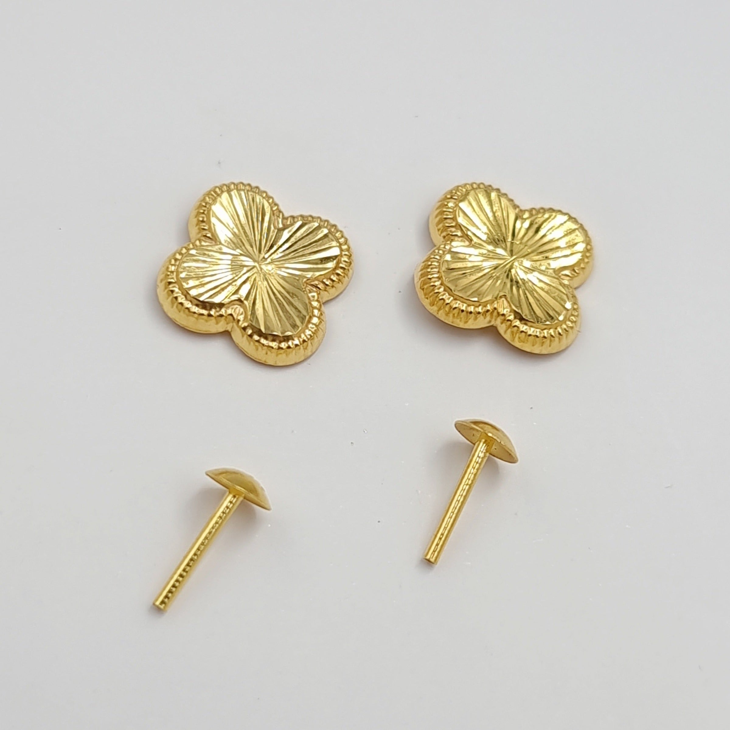 18K Pure Gold V.C Flower Screw Earring Set