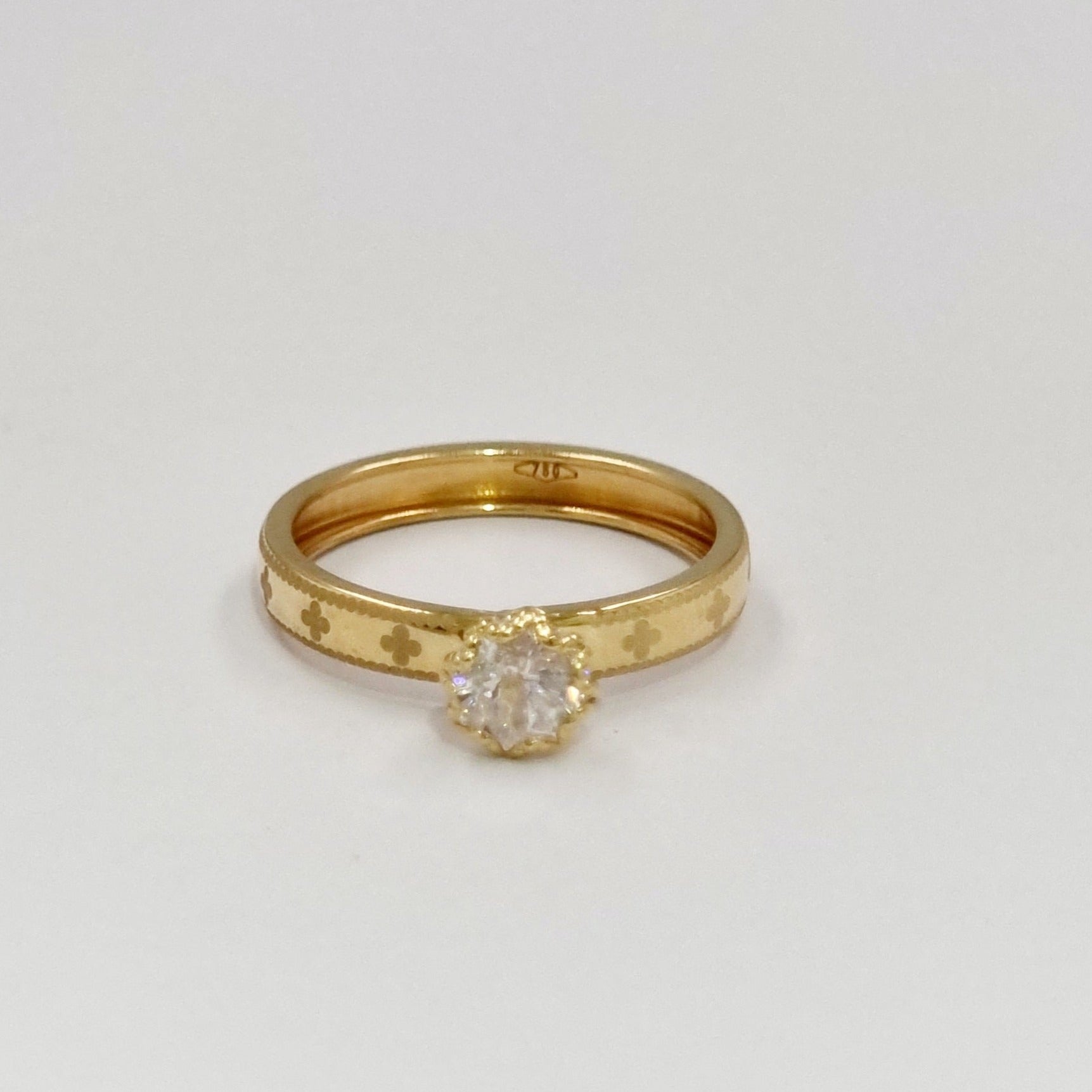 18K Pure Gold Elegant Stone Ring