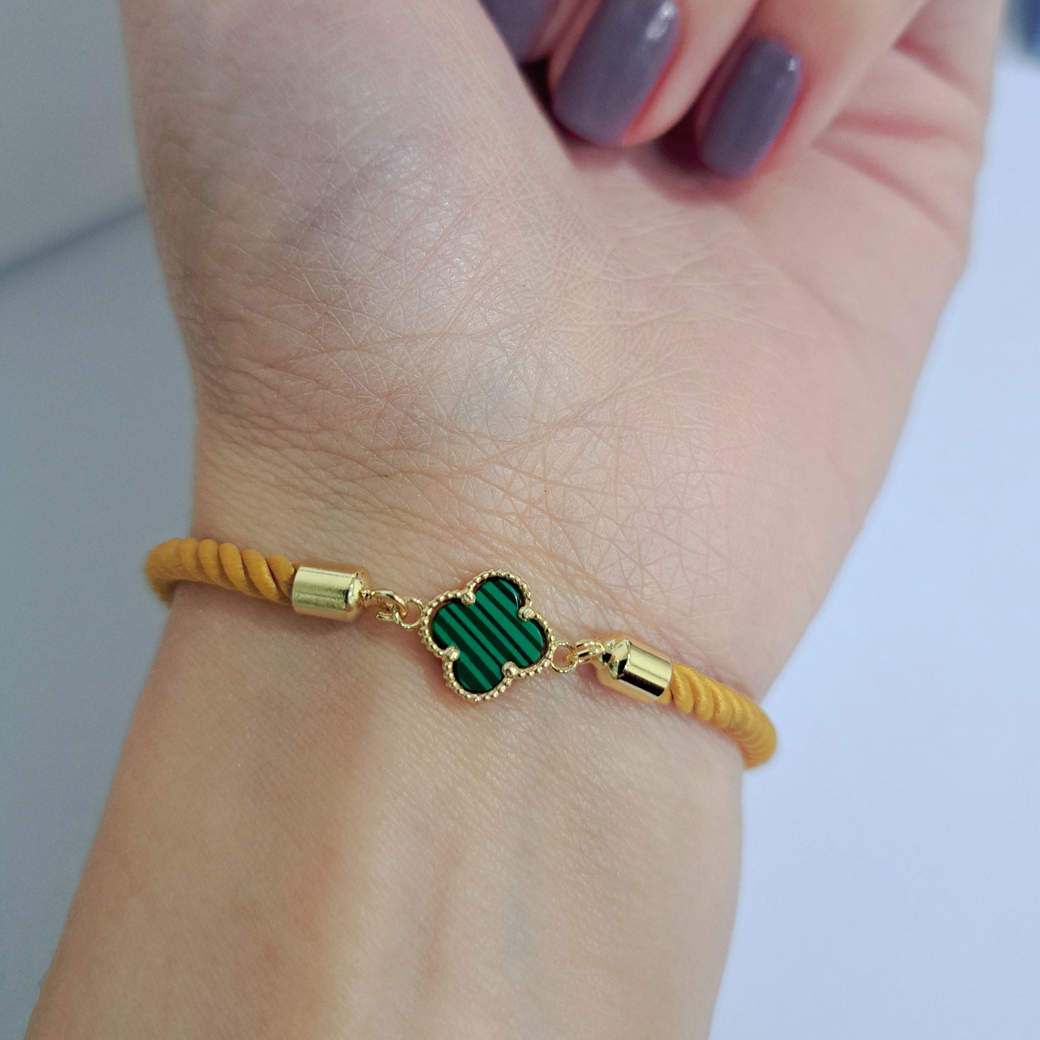 18K Pure Gold V.C Green Thread Adjustable Bracelet