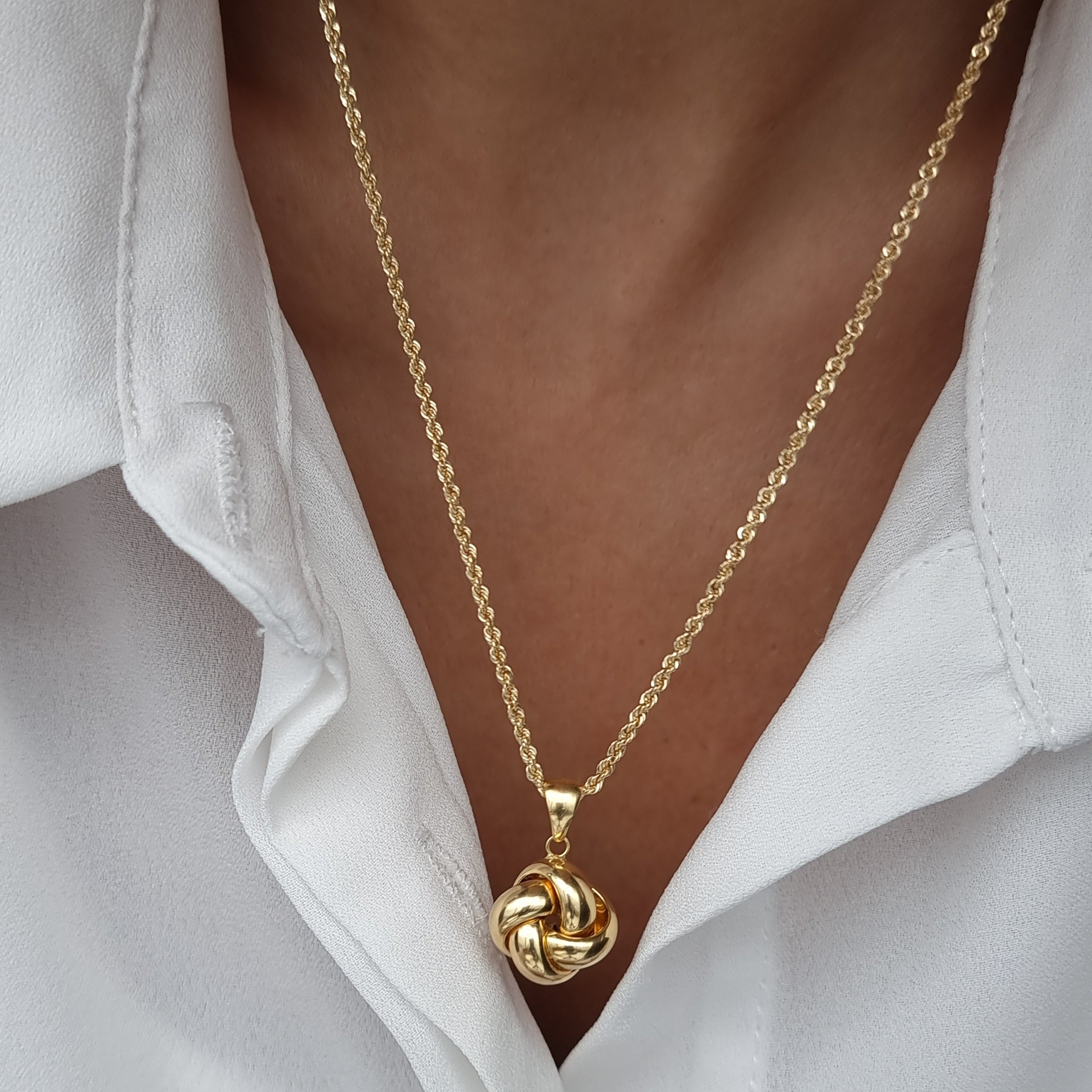 18K Pure Gold Twisted Flower Necklace