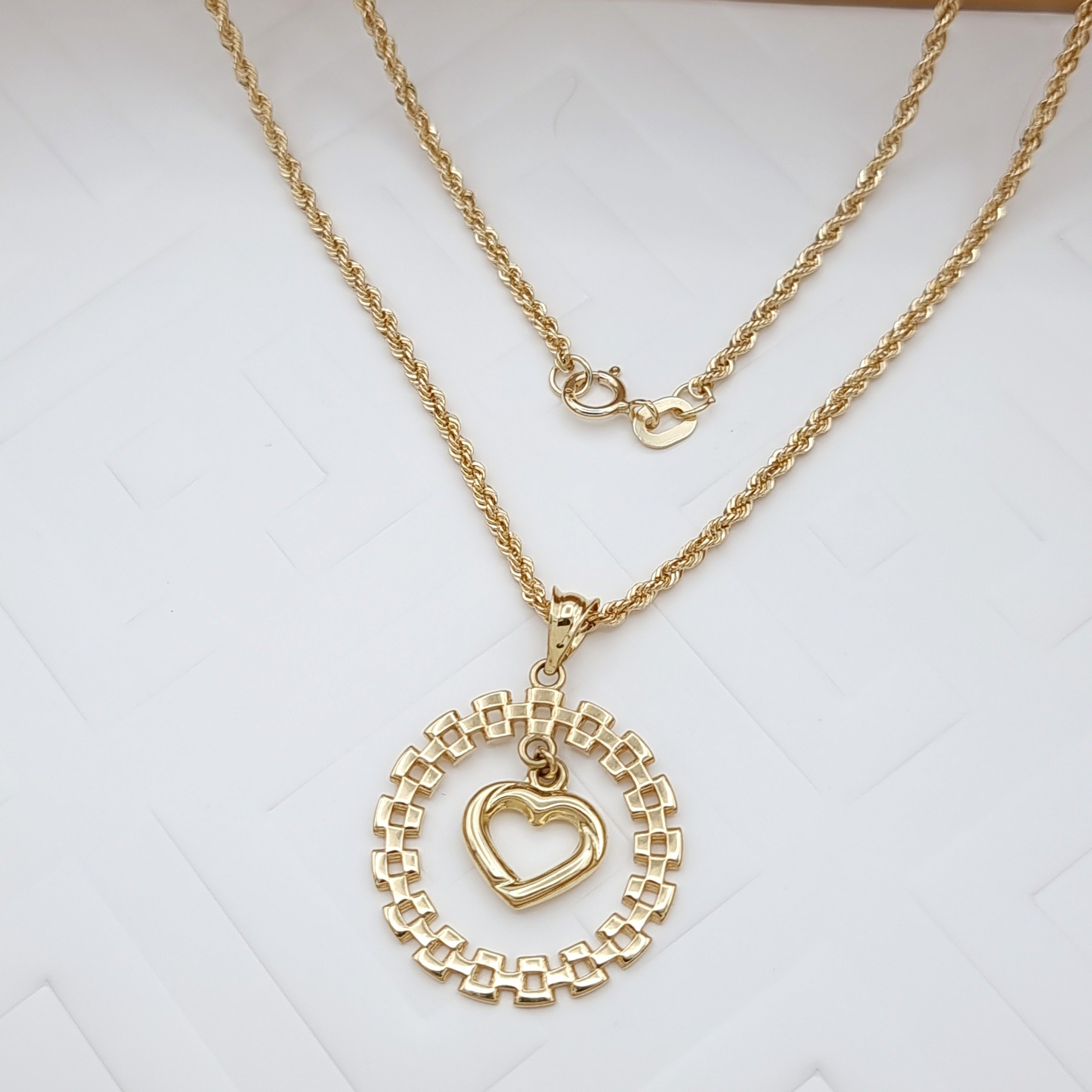 18K Pure Gold Round Heart Necklace