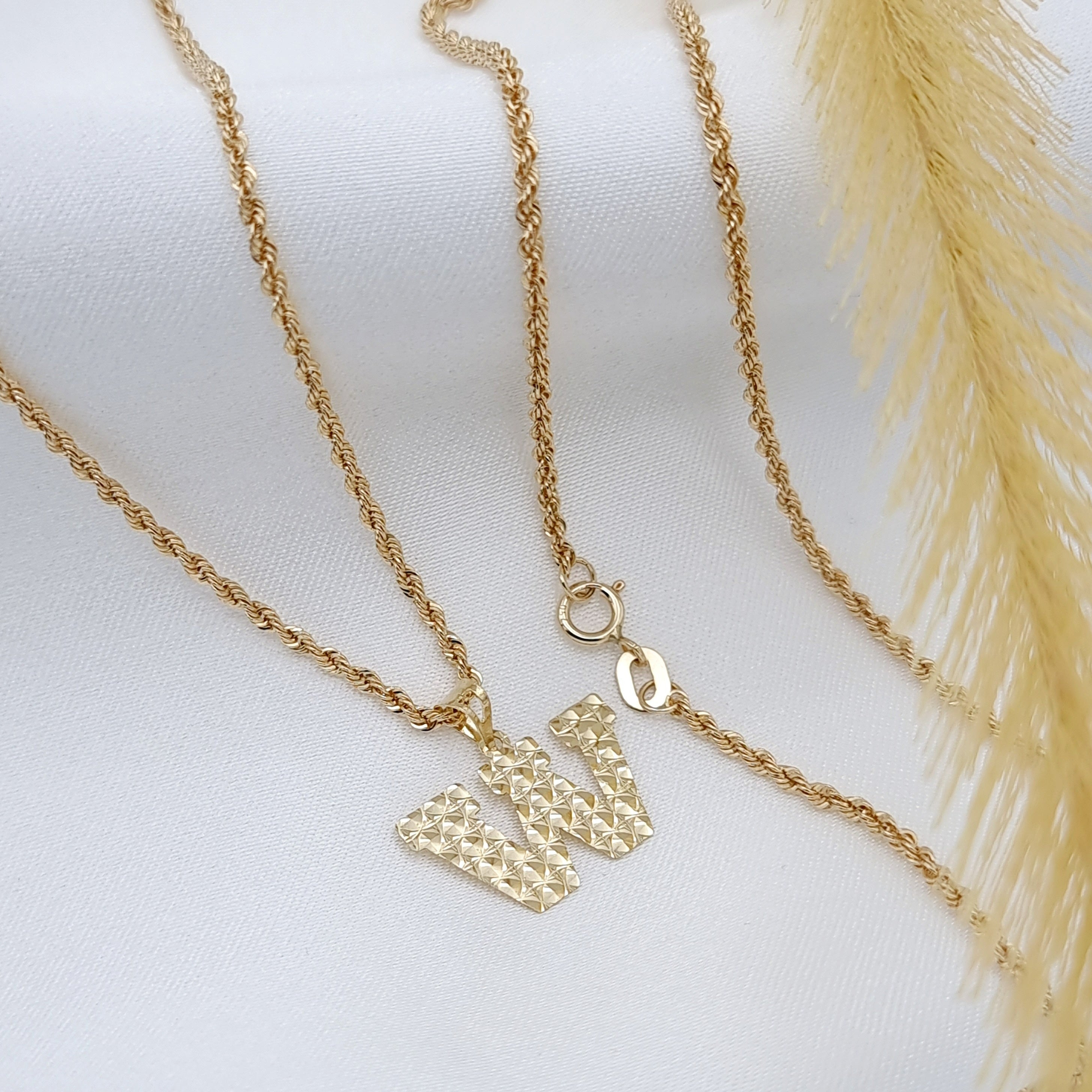 18K Pure Gold Letter W Necklace