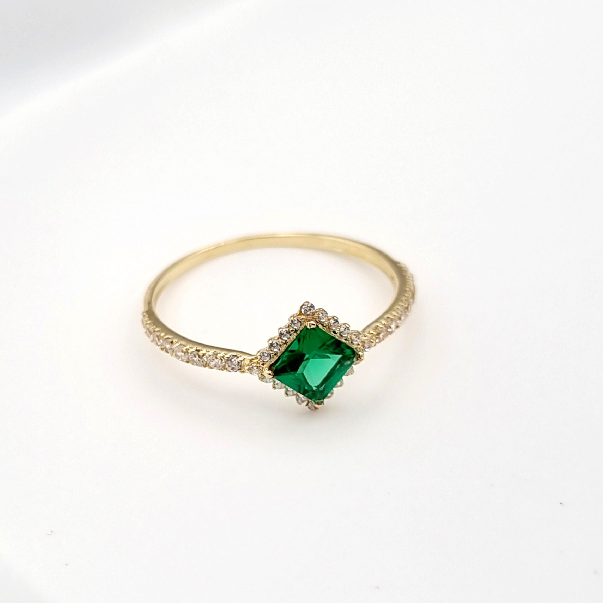 18K Pure Gold Green Stone Ring – Tala Gold Collection
