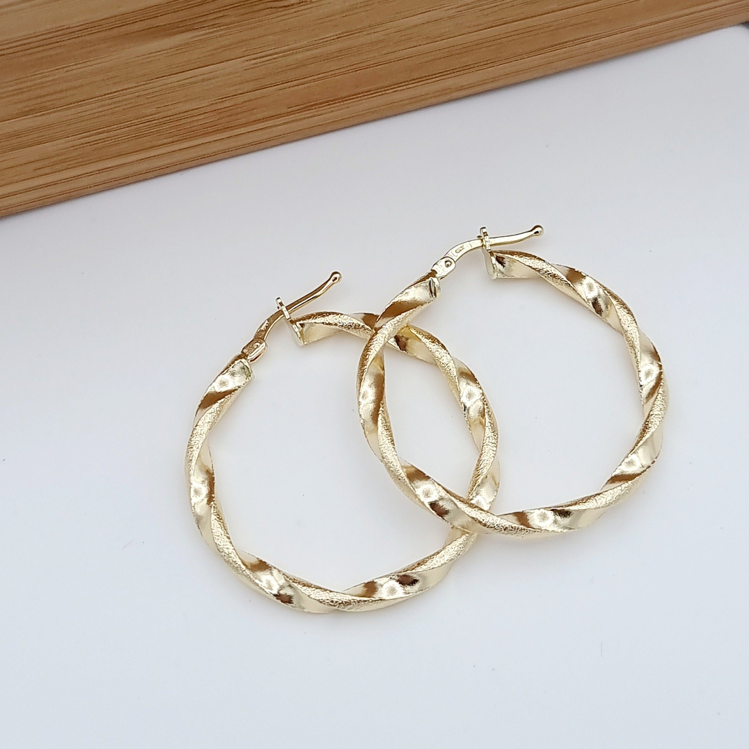 18K Pure Gold Twisted Round Earring Set