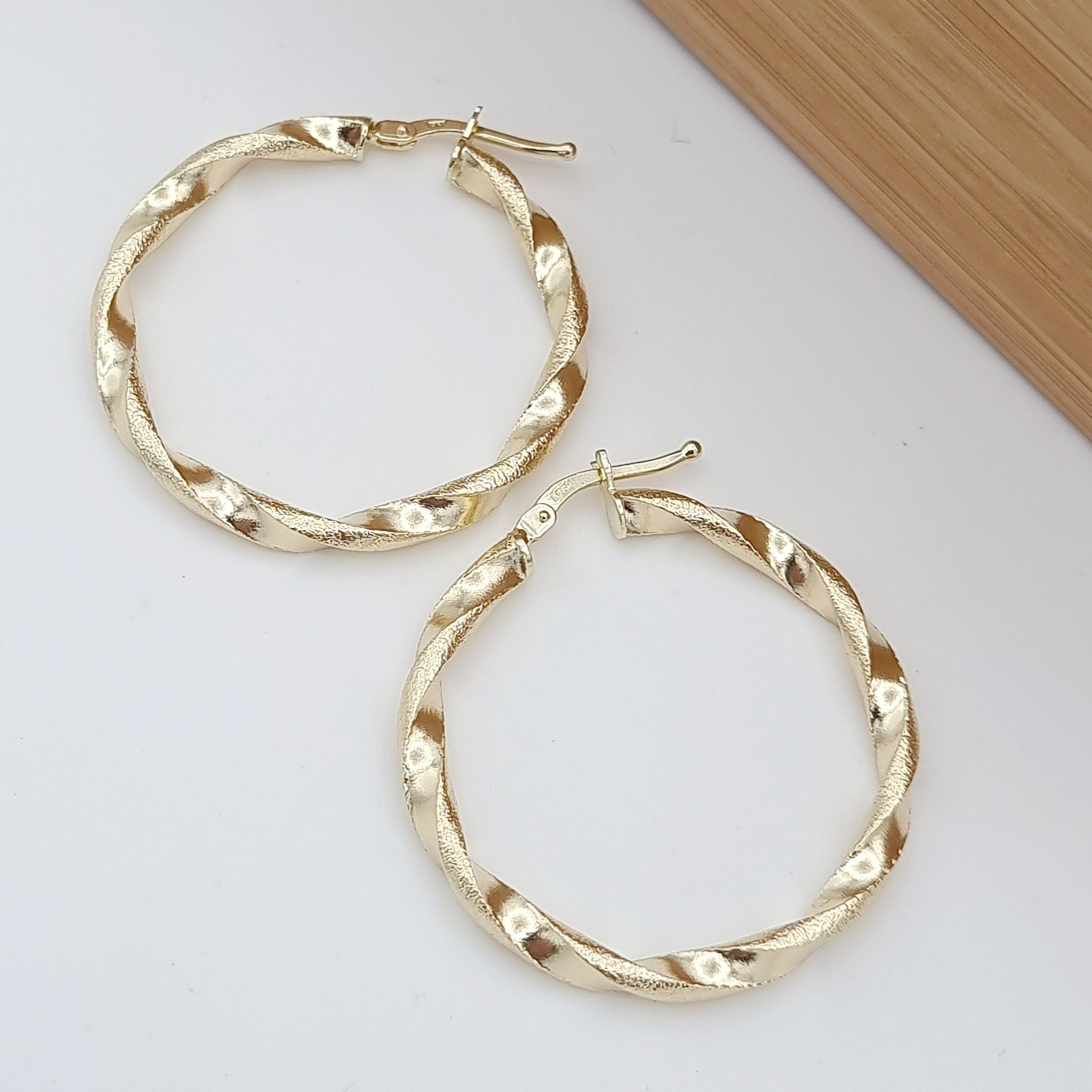 18K Pure Gold Twisted Round Earring Set