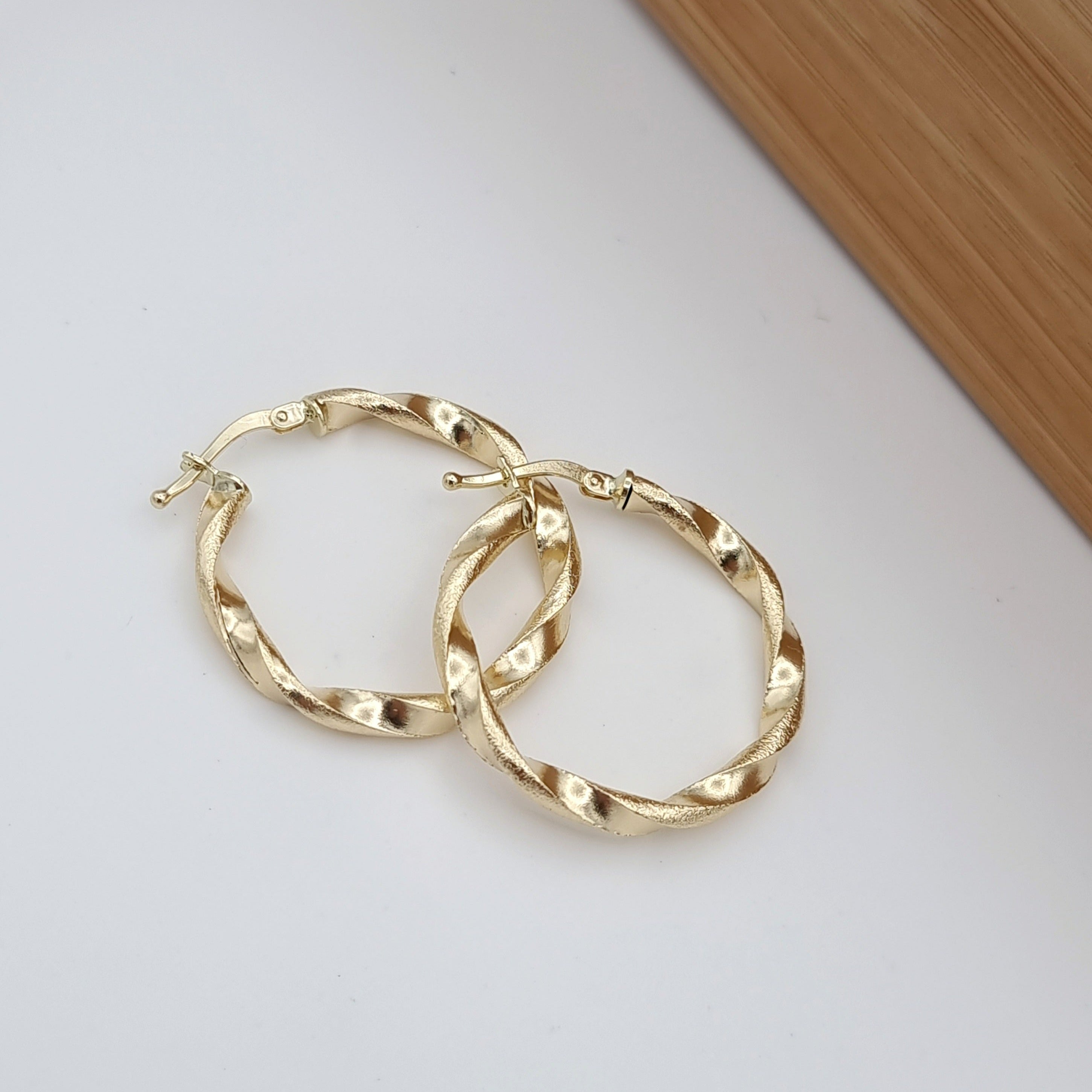 18K Pure Gold Twisted Round Earring Set