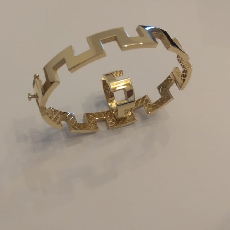 18K Pure Gold Elegant Design Bangle & Ring