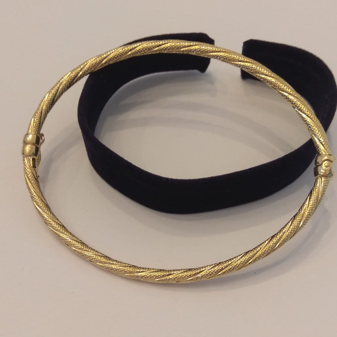 18K Pure Gold Twisted Bangle