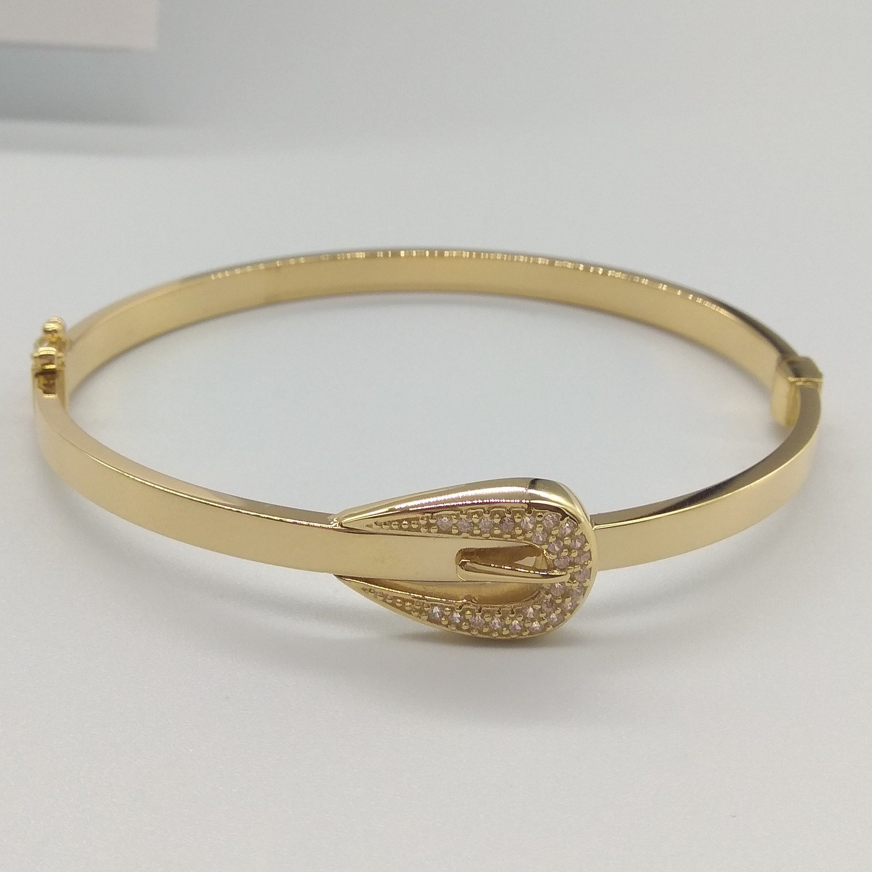 18K Pure Gold Elegant Stone Bangle